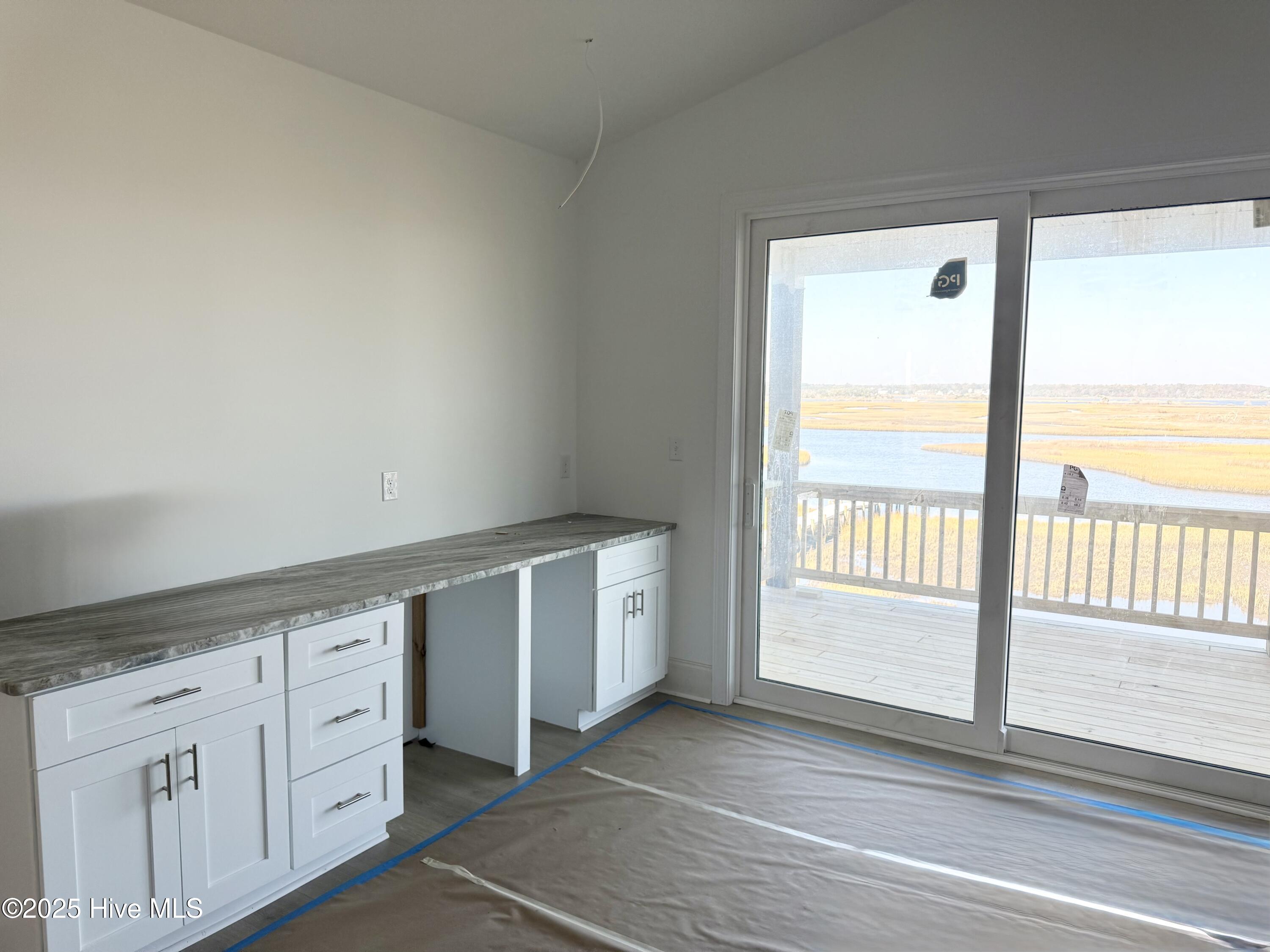 100496127 | Photo 32