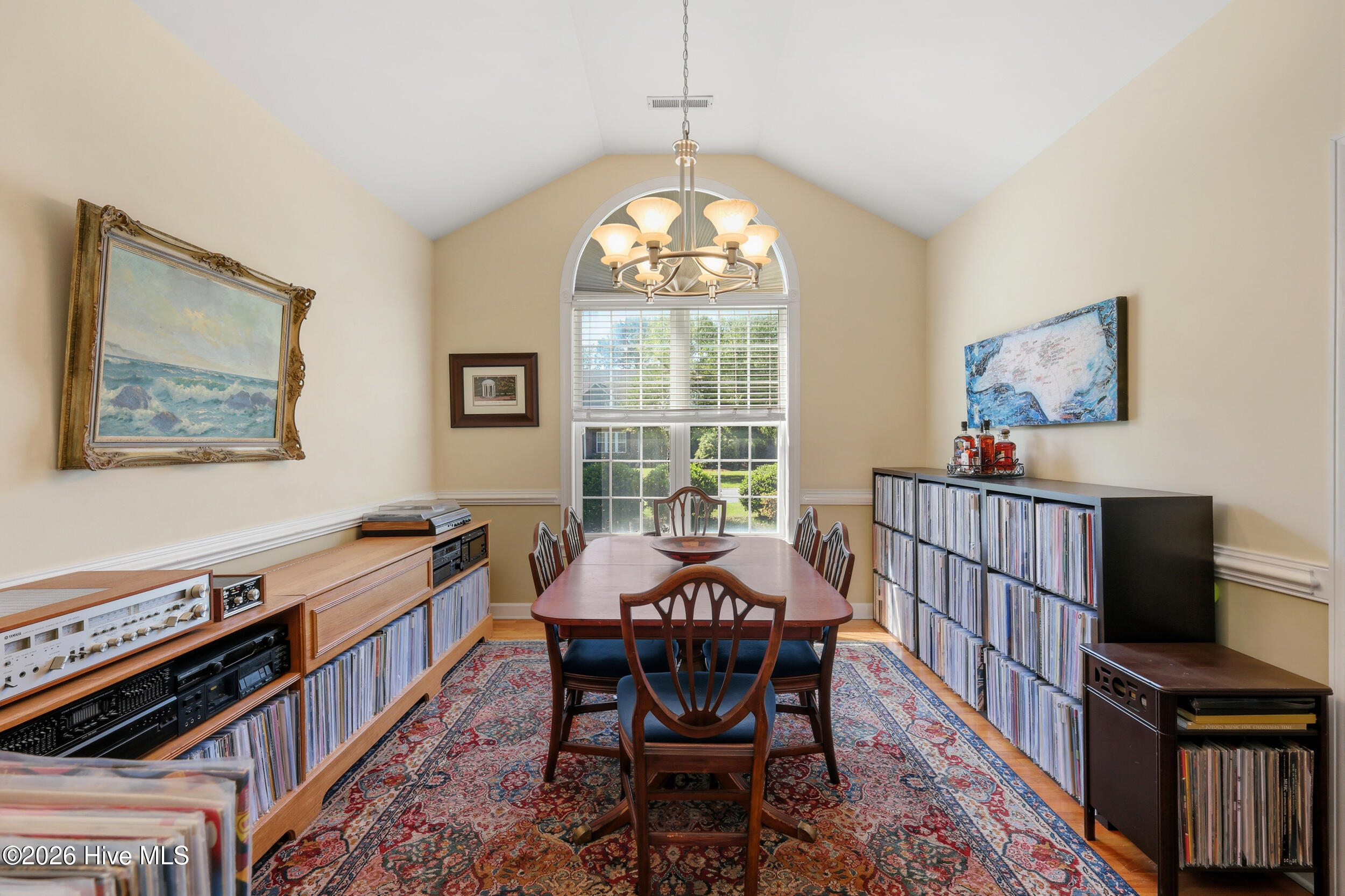 100568942 | Photo 13