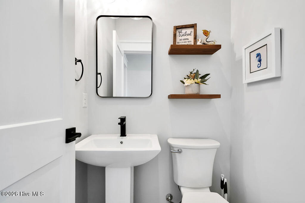 100560016 | Photo 39