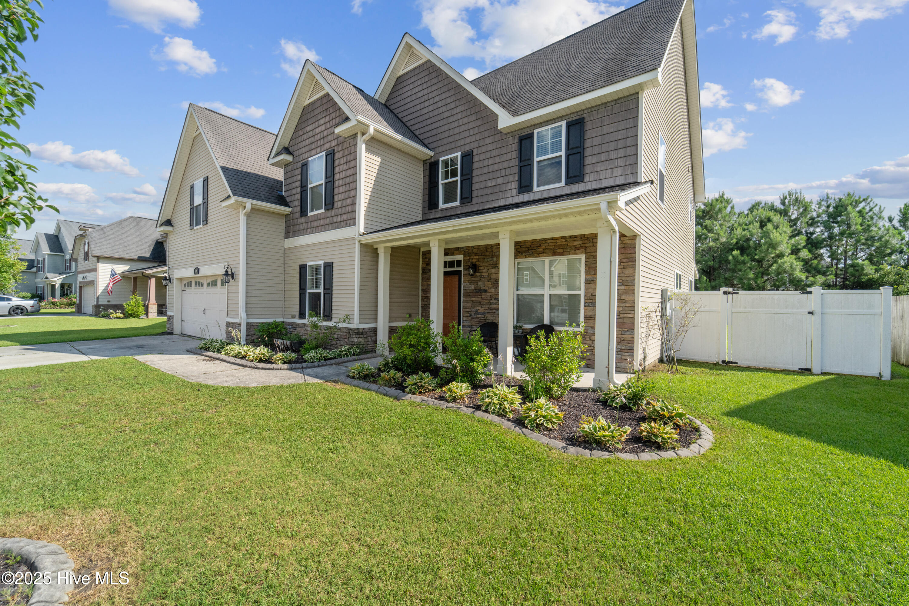 100516932 | Photo 10