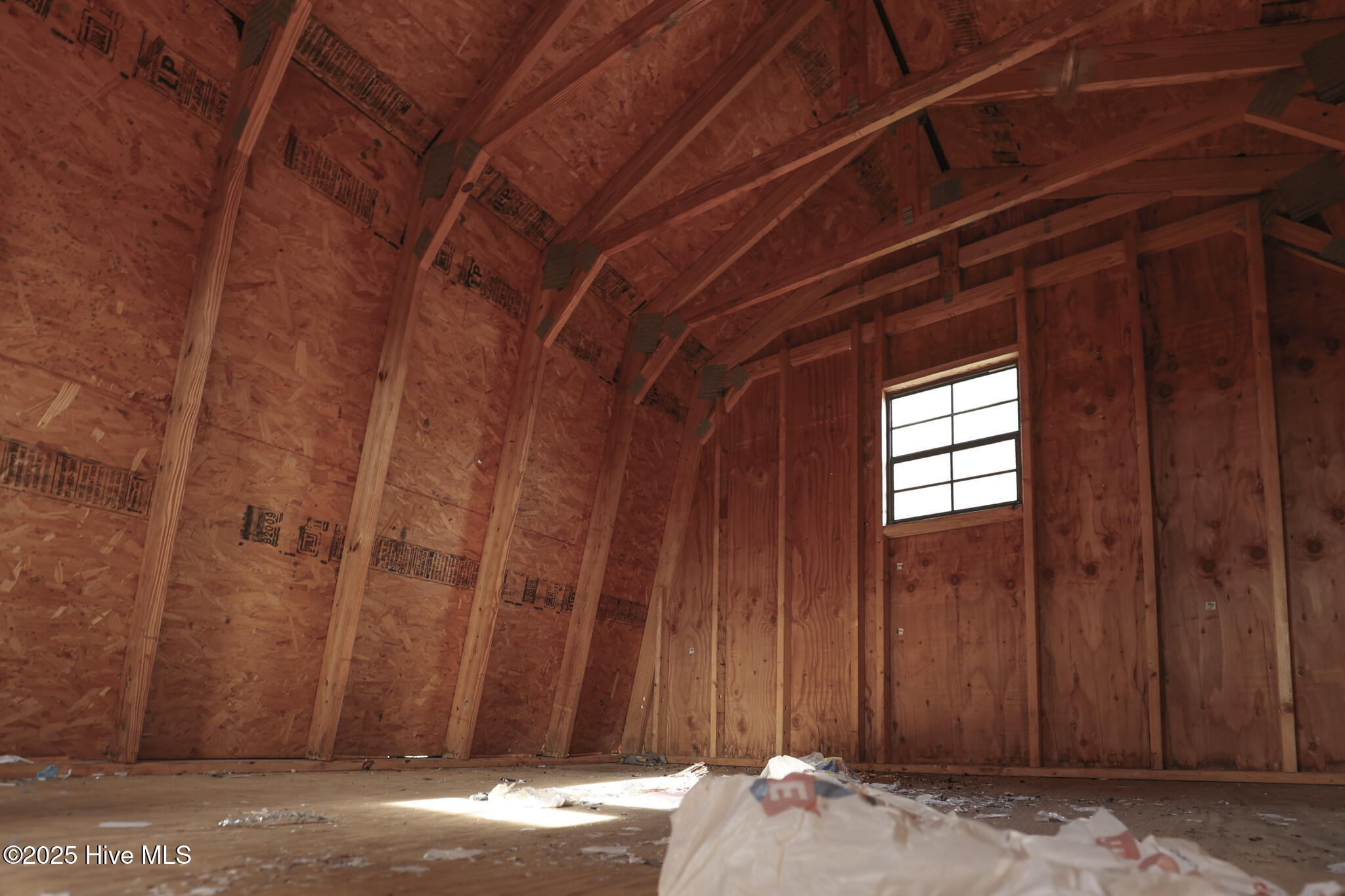 100553205 | Photo 48