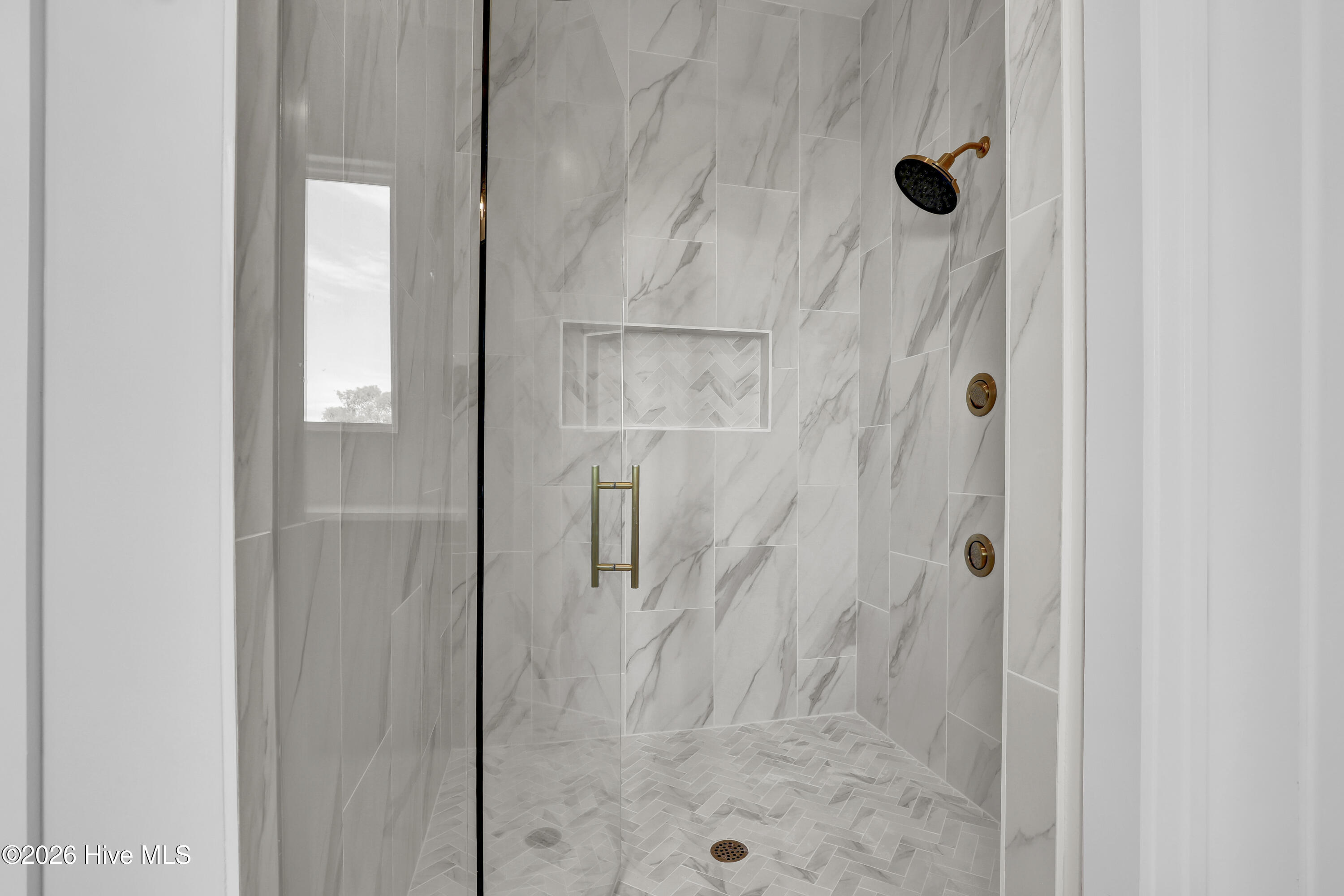 100556414 | Photo 32