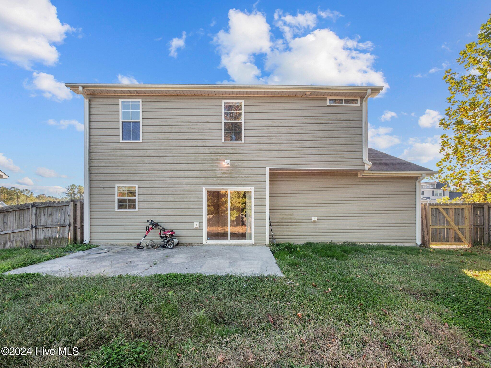 100567812 | Photo 24