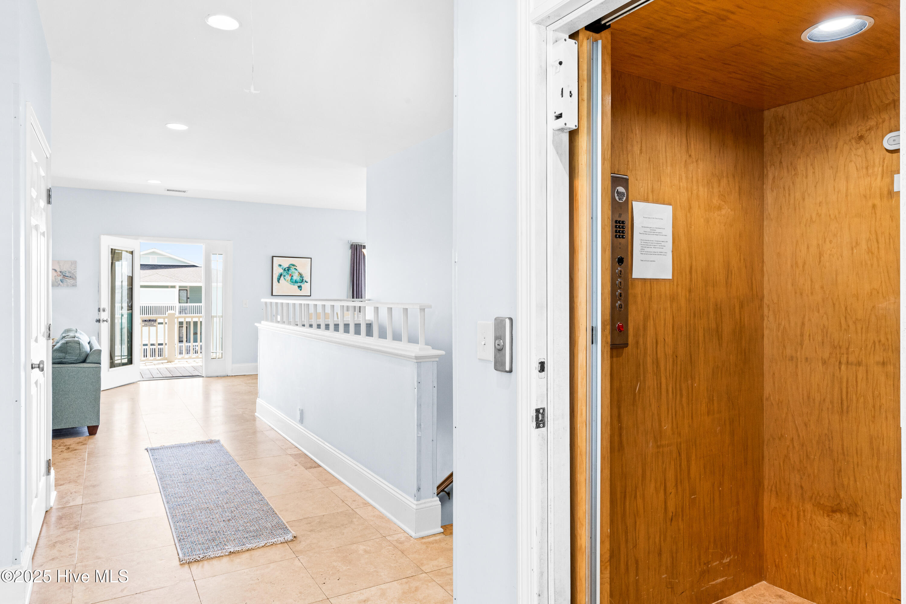 100530608 | Photo 22