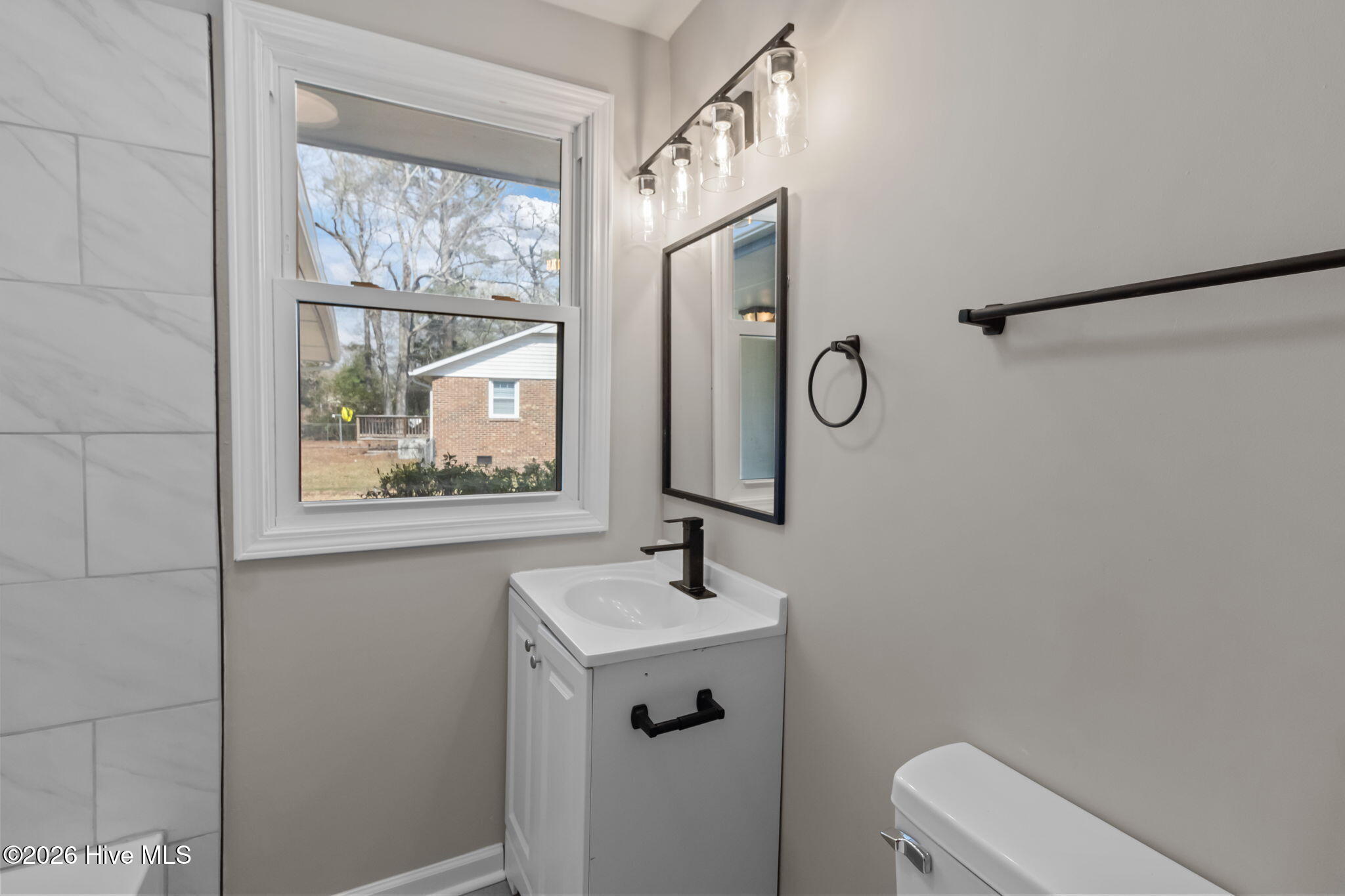 100557666 | Photo 26