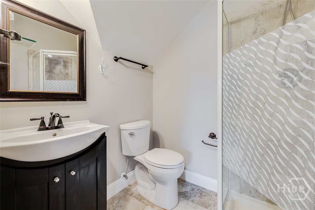 Full Bath in Bonus