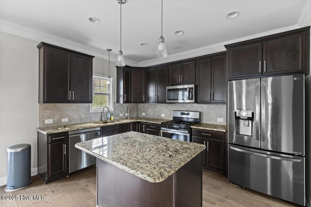 100553771 | Photo 10