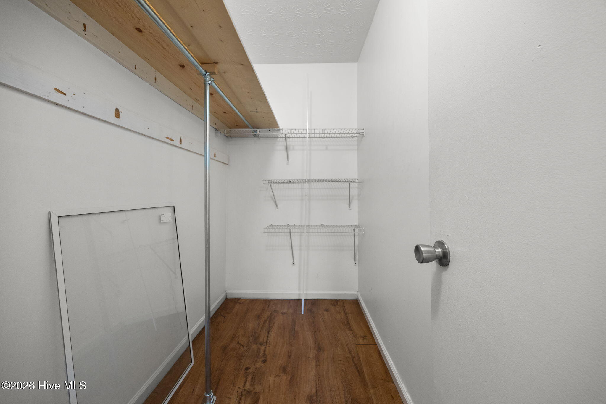 100550938 | Photo 18