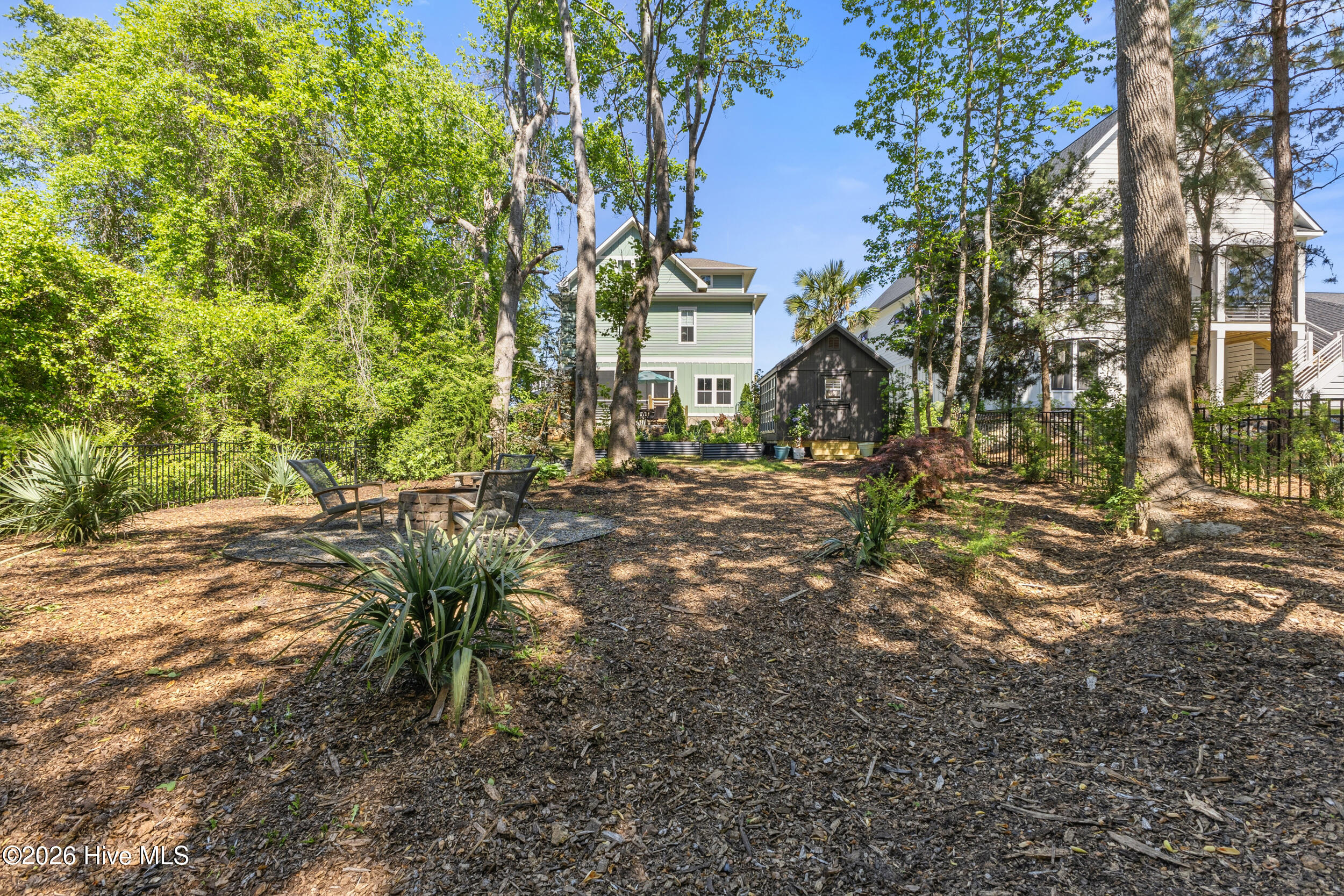 100570688 | Photo 65