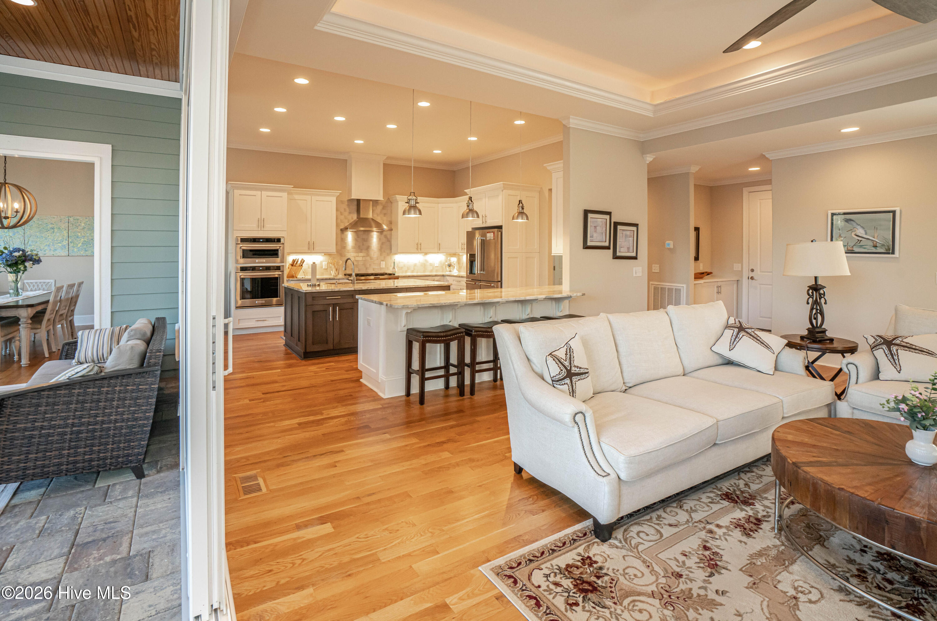 100550389 | Photo 16