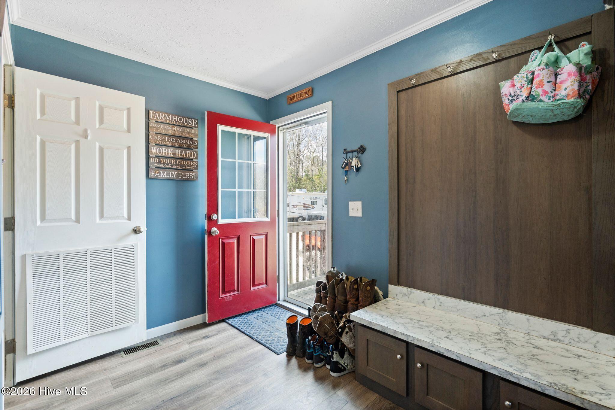 100559666 | Photo 44