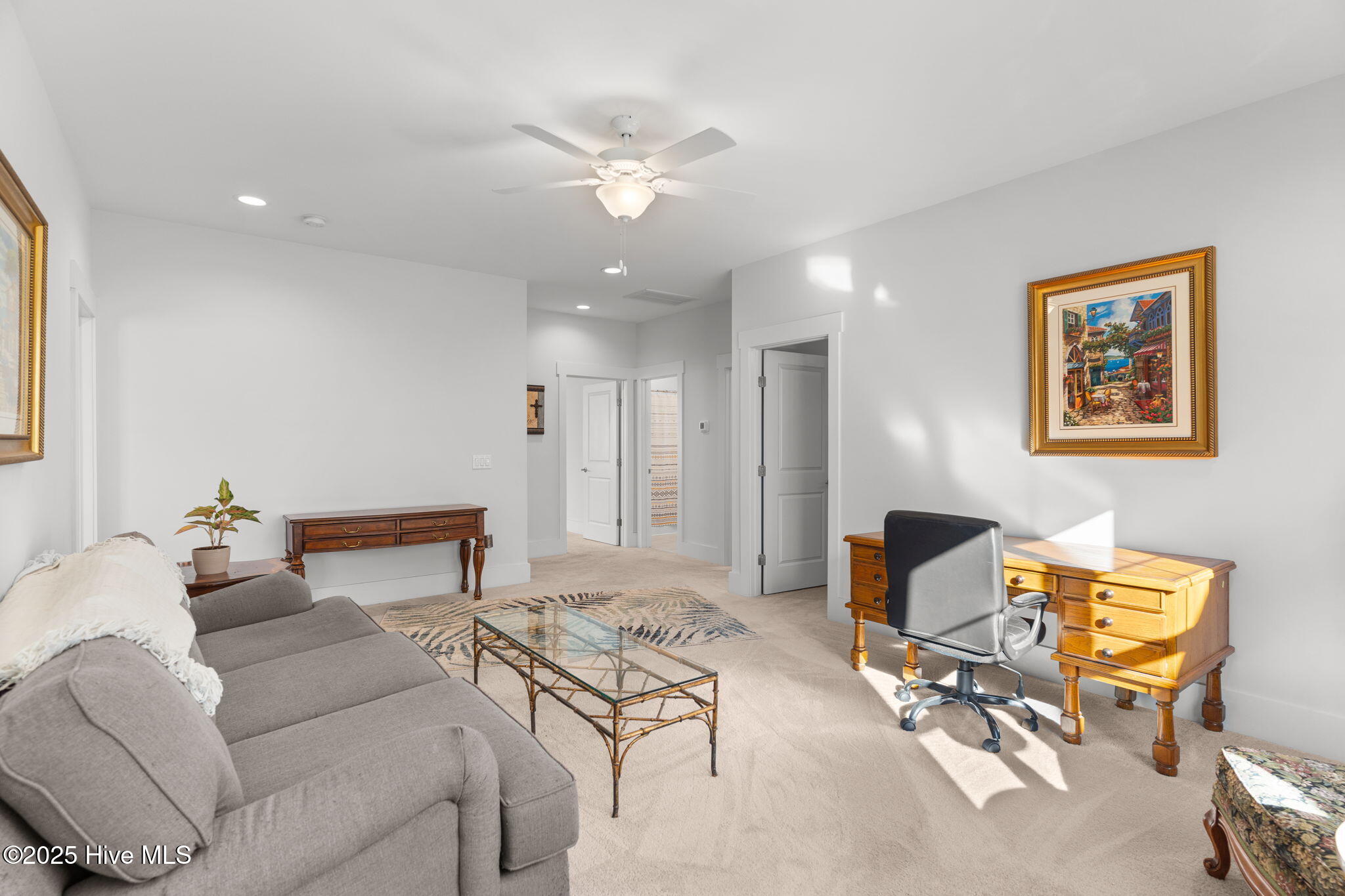 100536437 | Photo 31