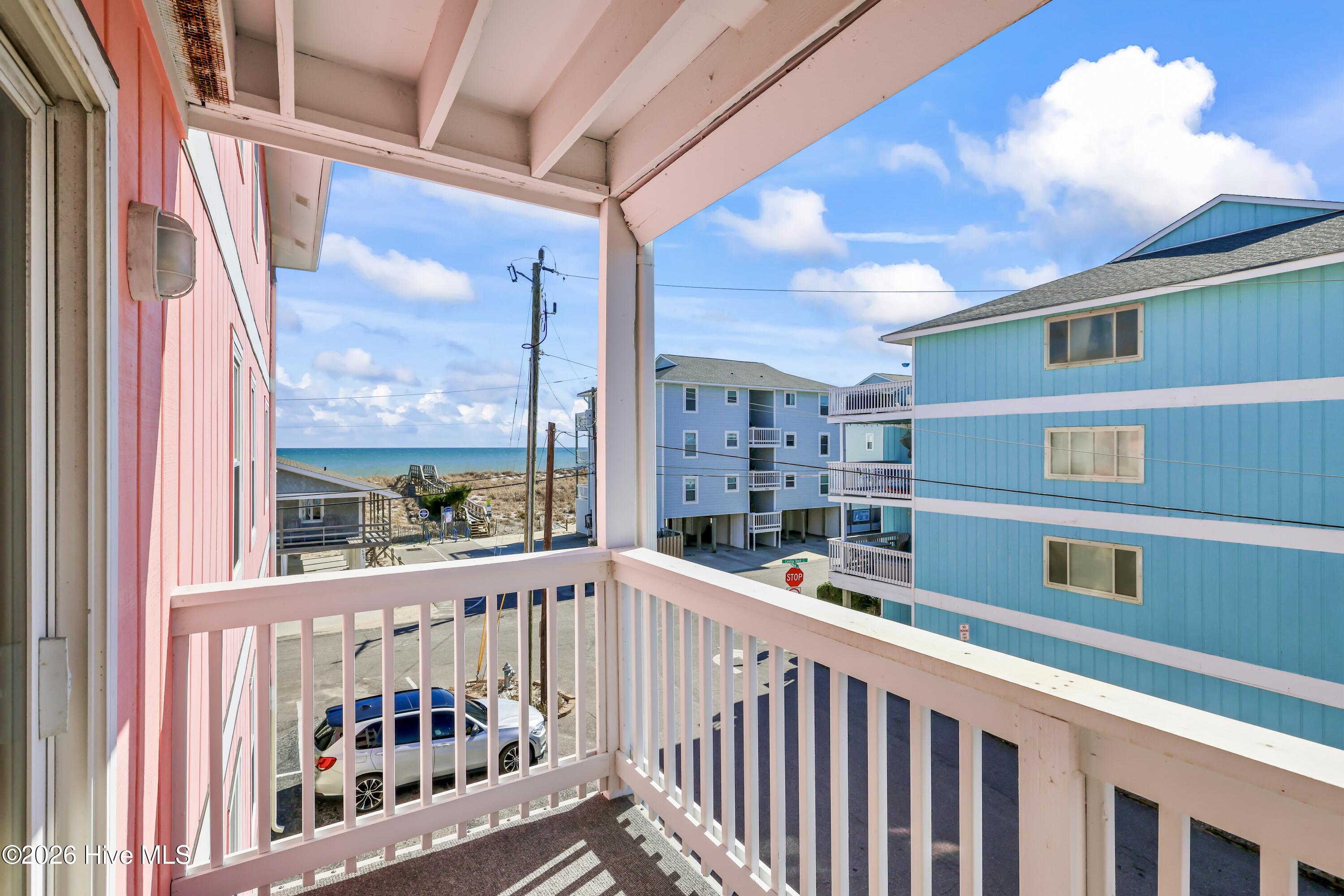 100552115 | Photo 33