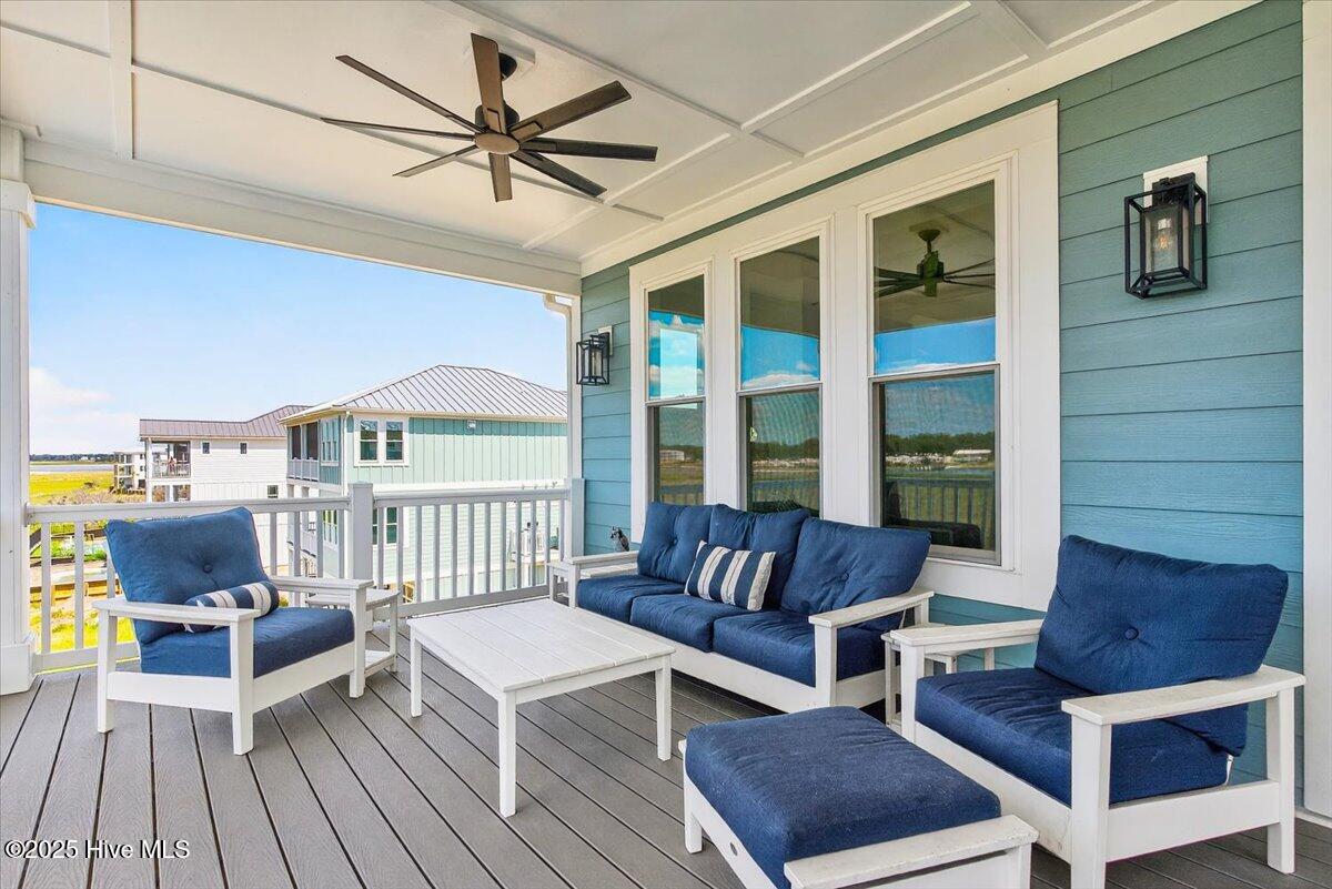 100527813 | Photo 44