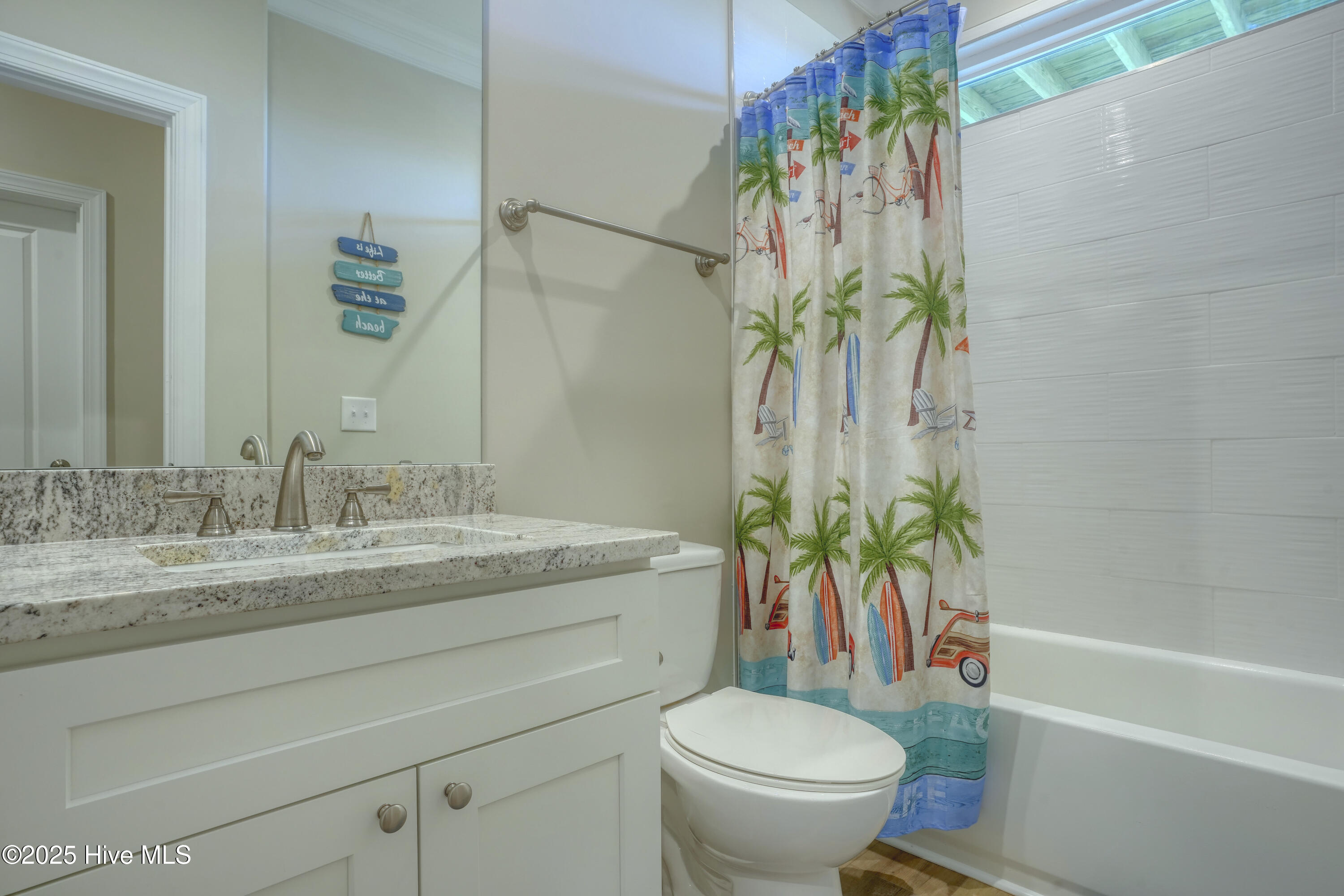 100510415 | Photo 44