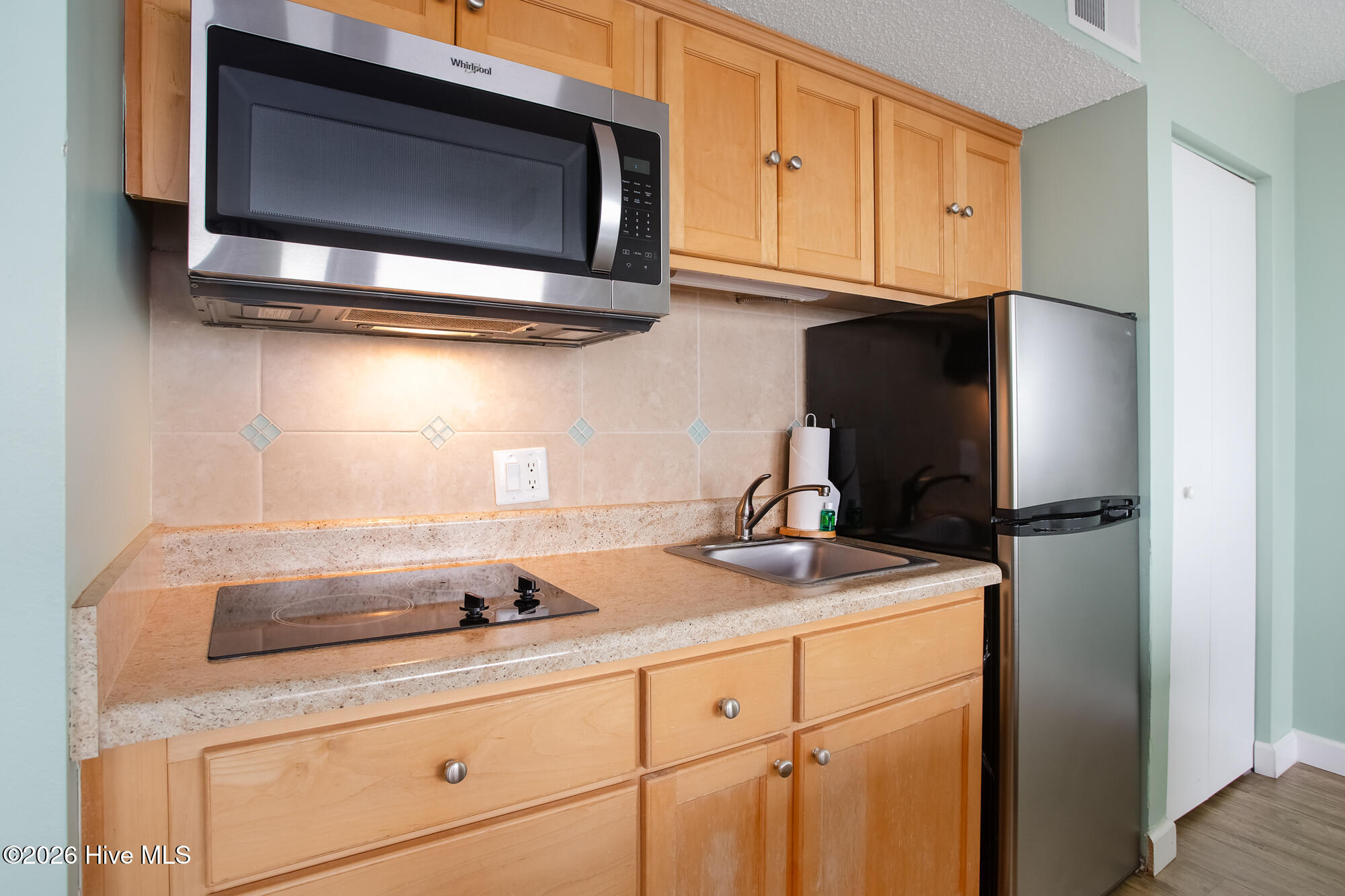 100557549 | Photo 11