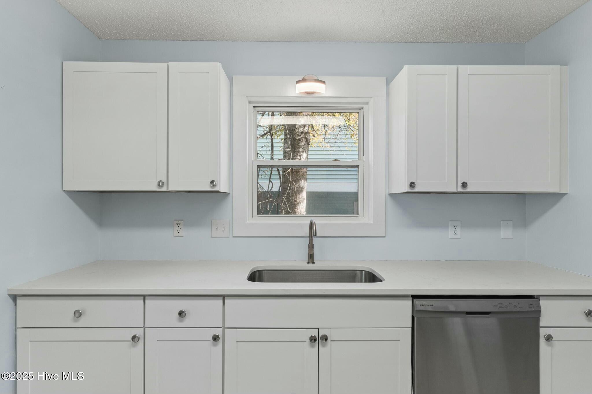 100501746 | Photo 25