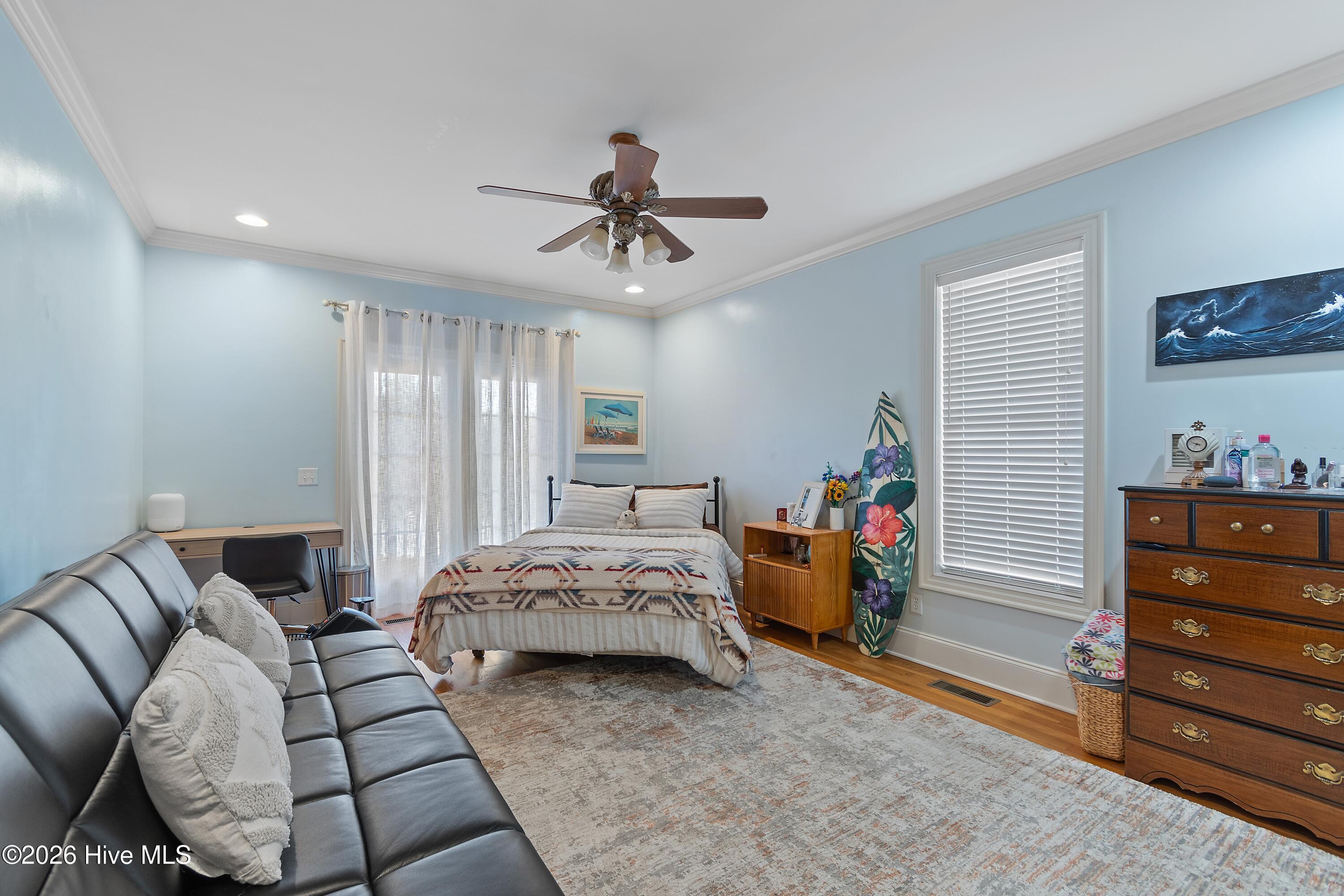 100559303 | Photo 40