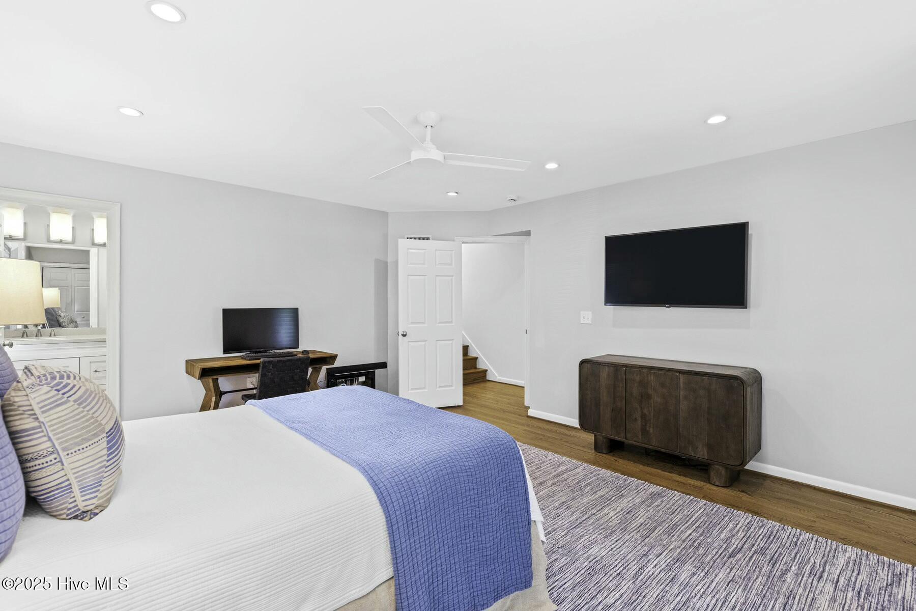 100555228 | Photo 39