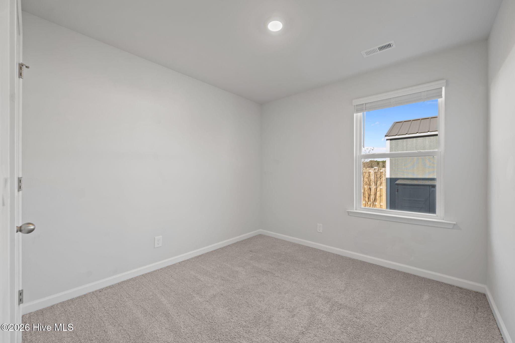 100547866 | Photo 26