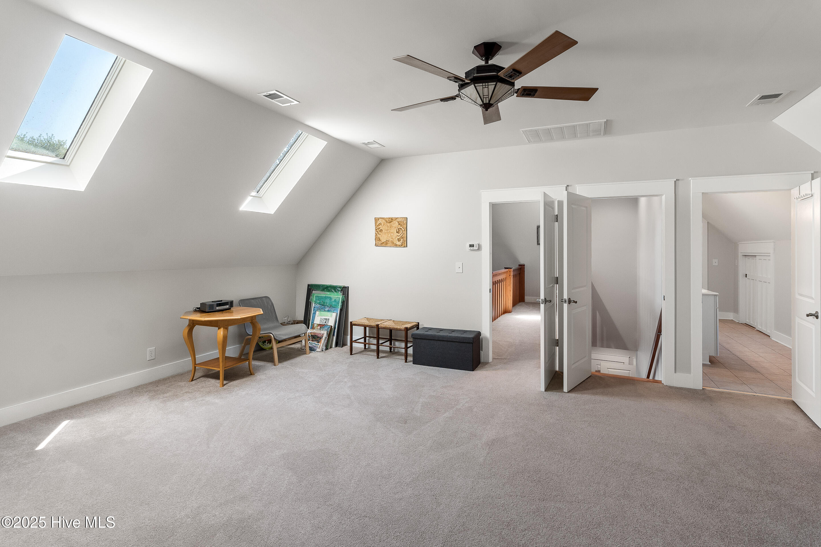 100505939 | Photo 45