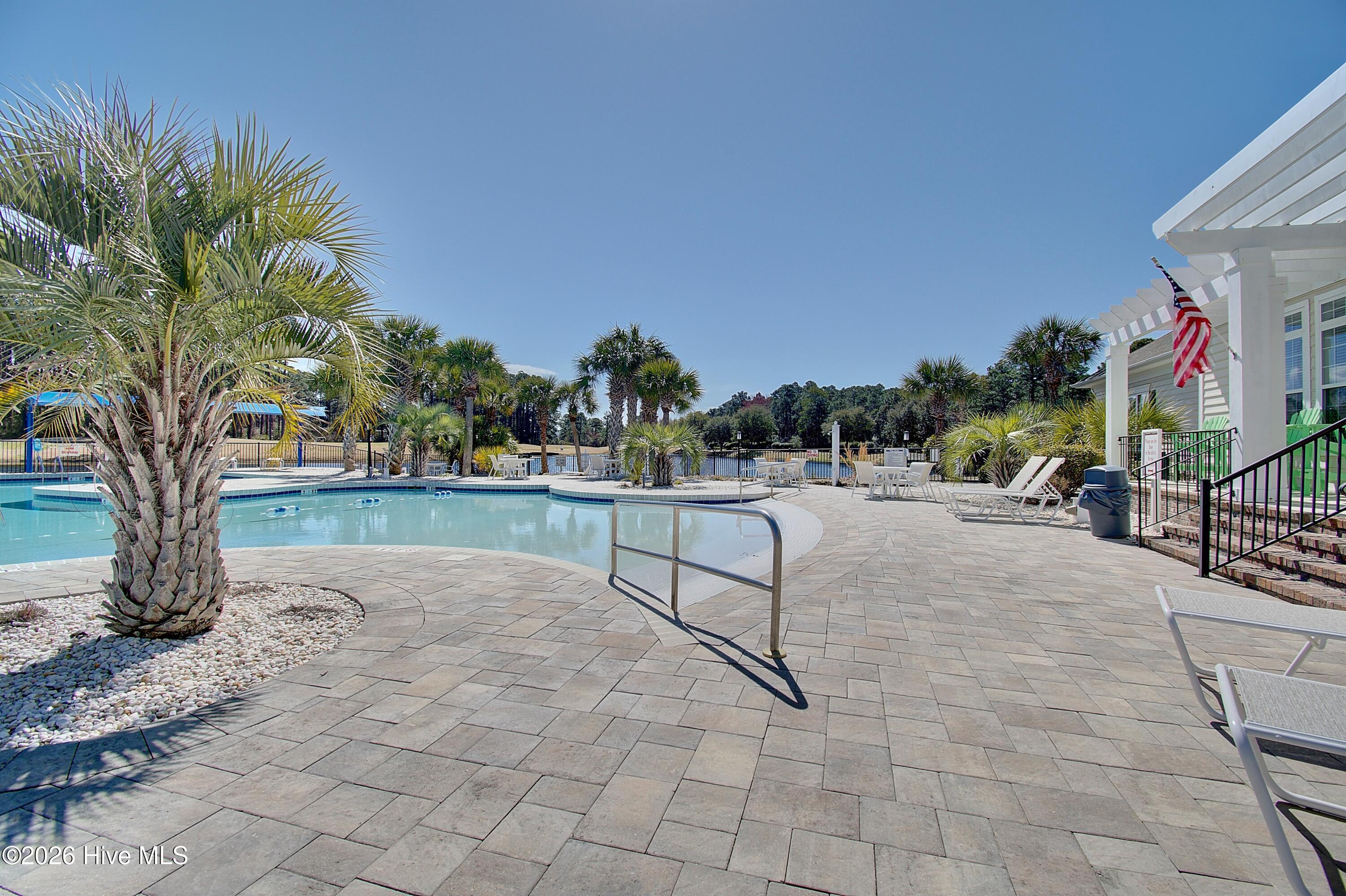 100549811 | Photo 68