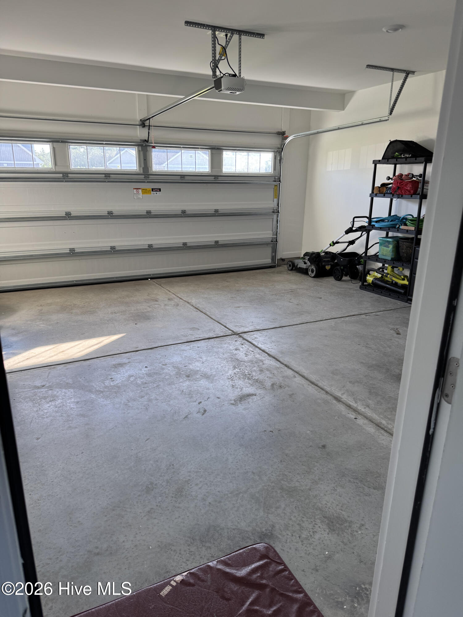 100561884 | Photo 51