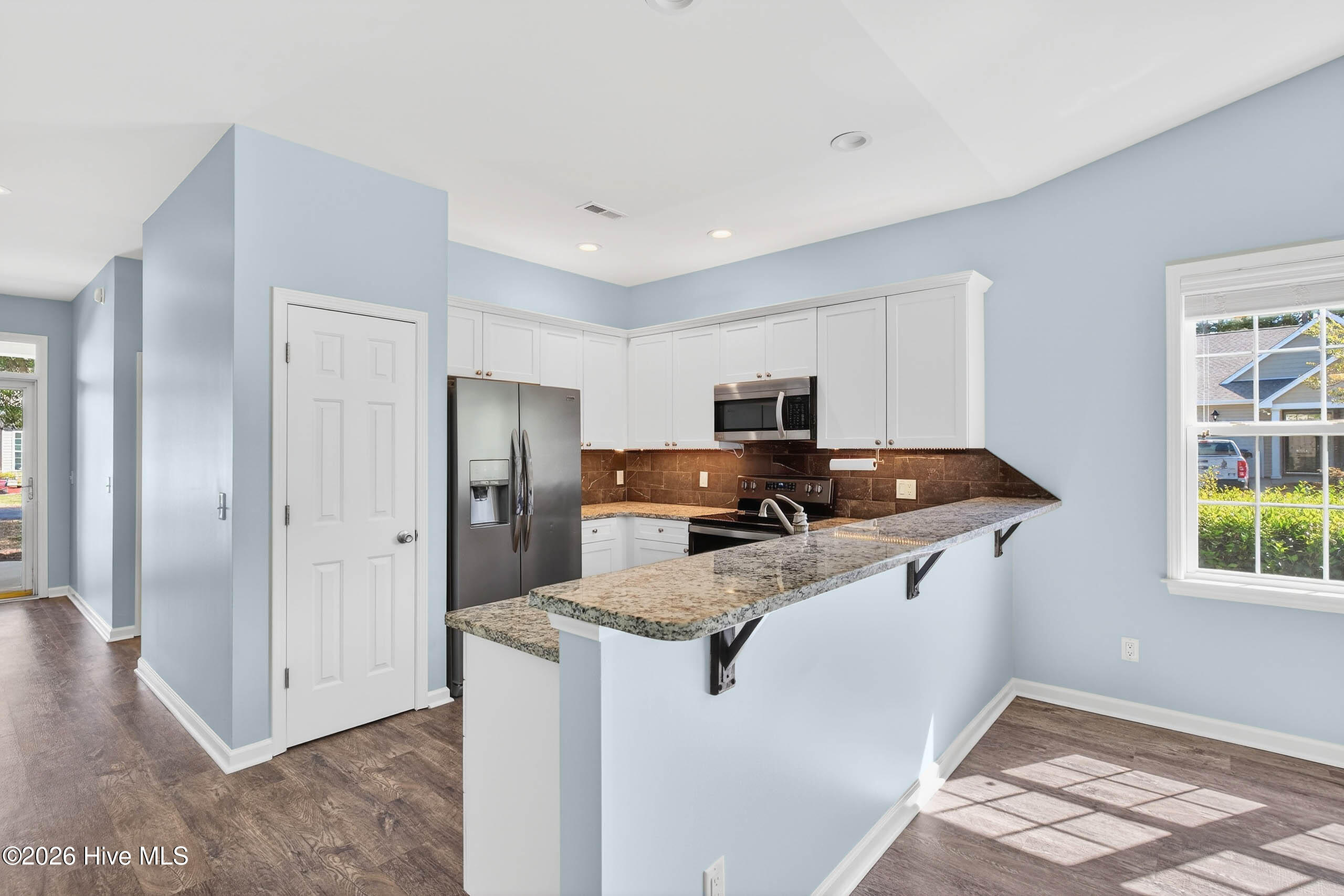 100564275 | Photo 13