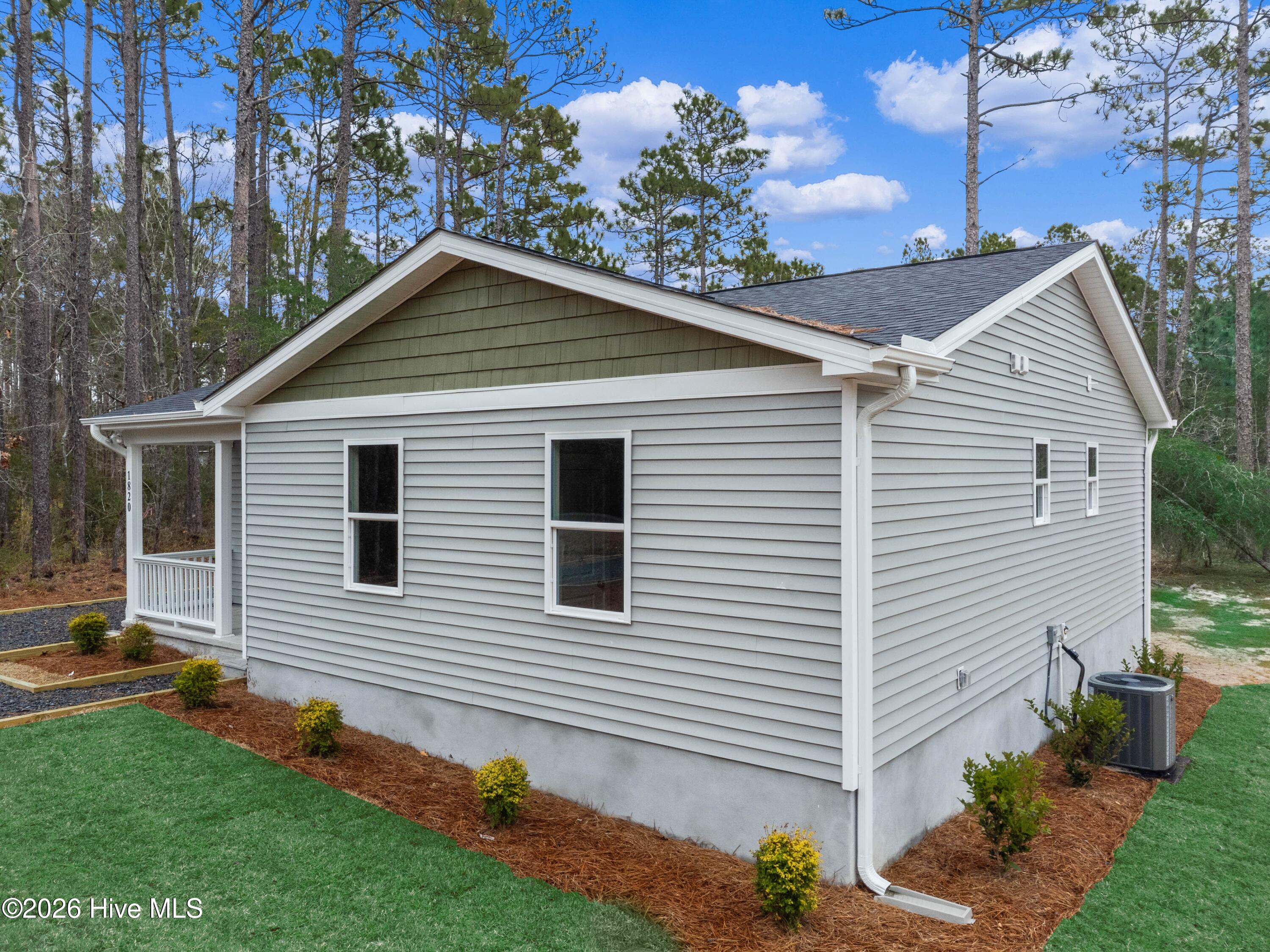 100523589 | Photo 33