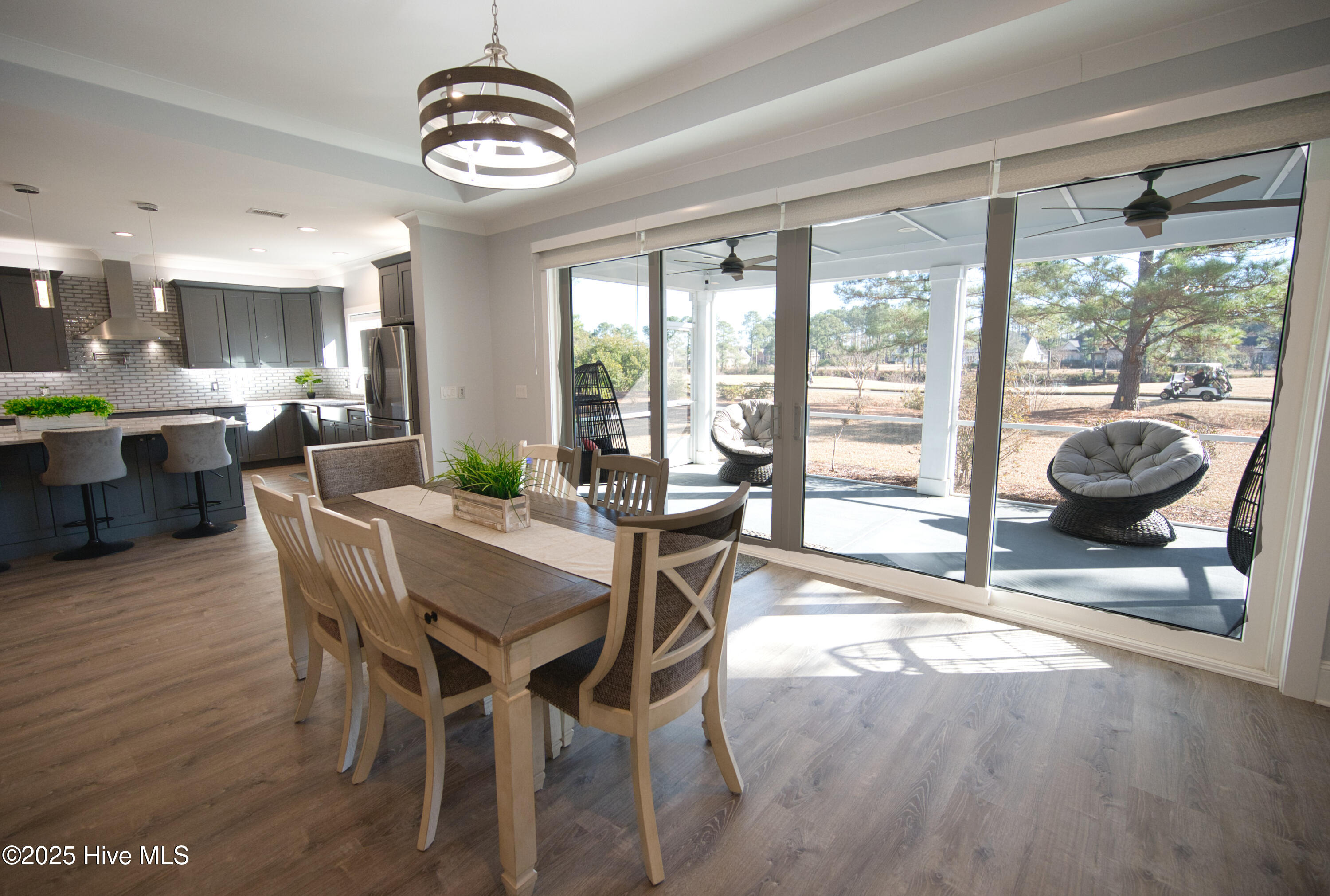 100546521 | Photo 38