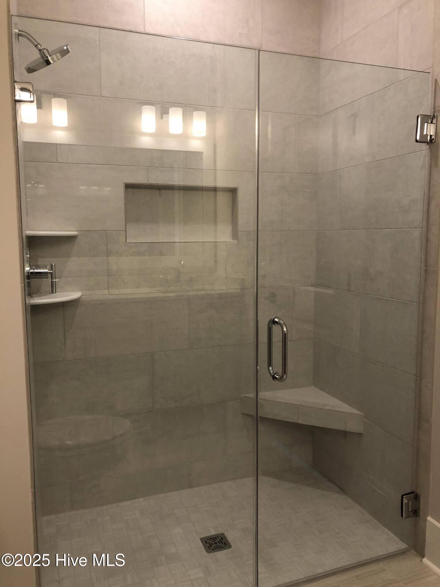 100492492 | Photo 19