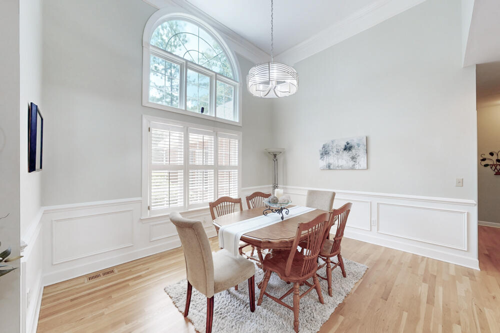 Soaring Ceilings!