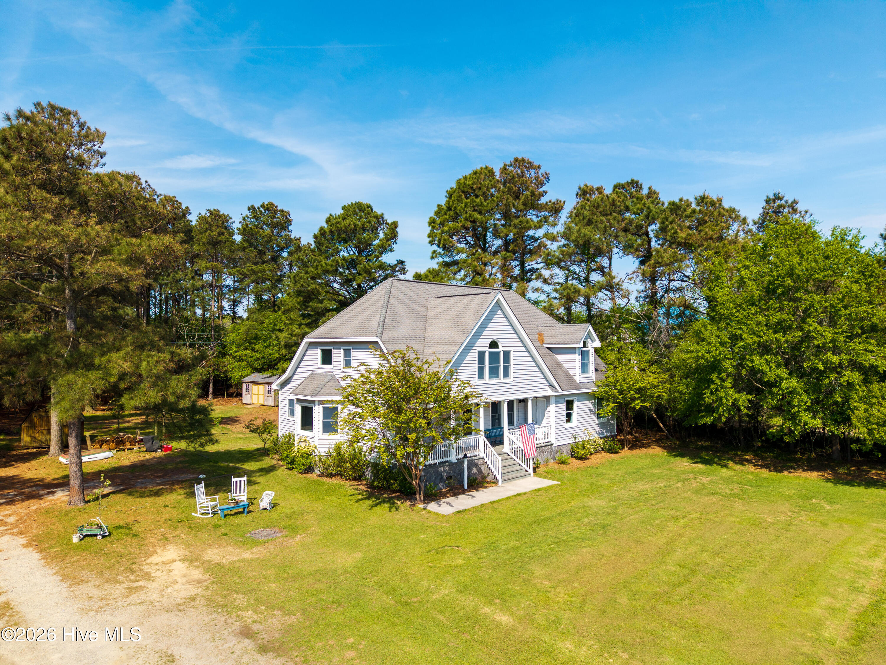 100602566 | Photo 2