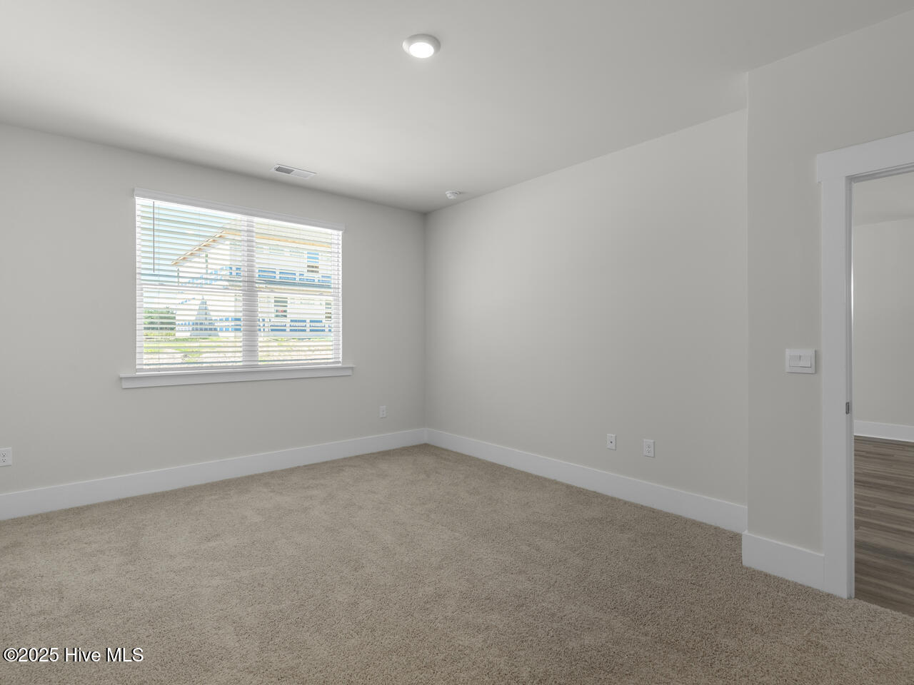 100556924 | Photo 19