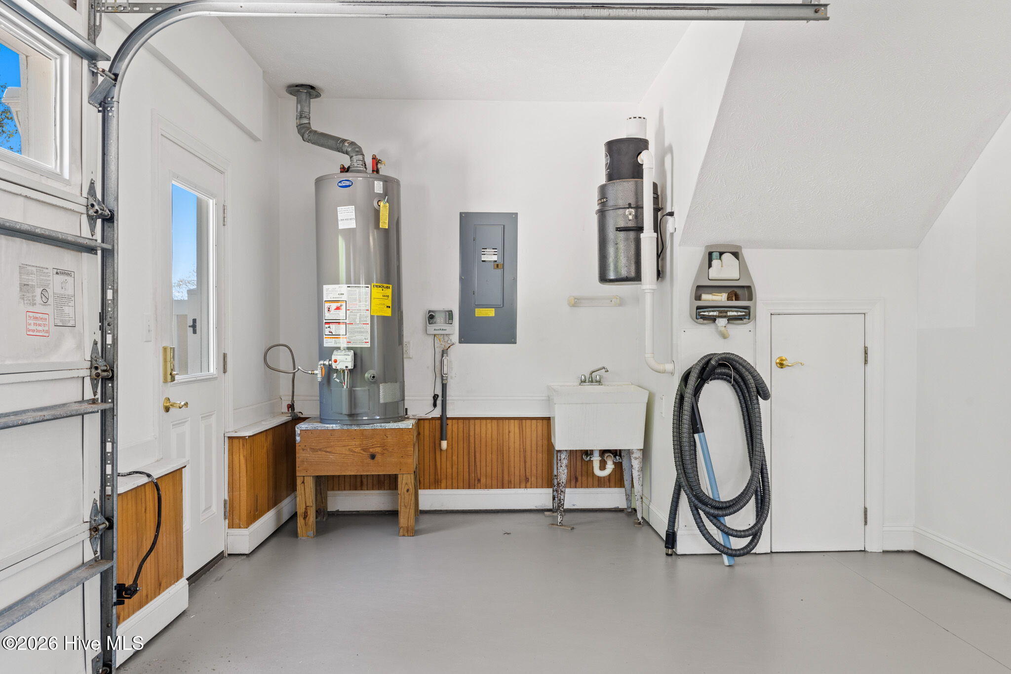 100564967 | Photo 45