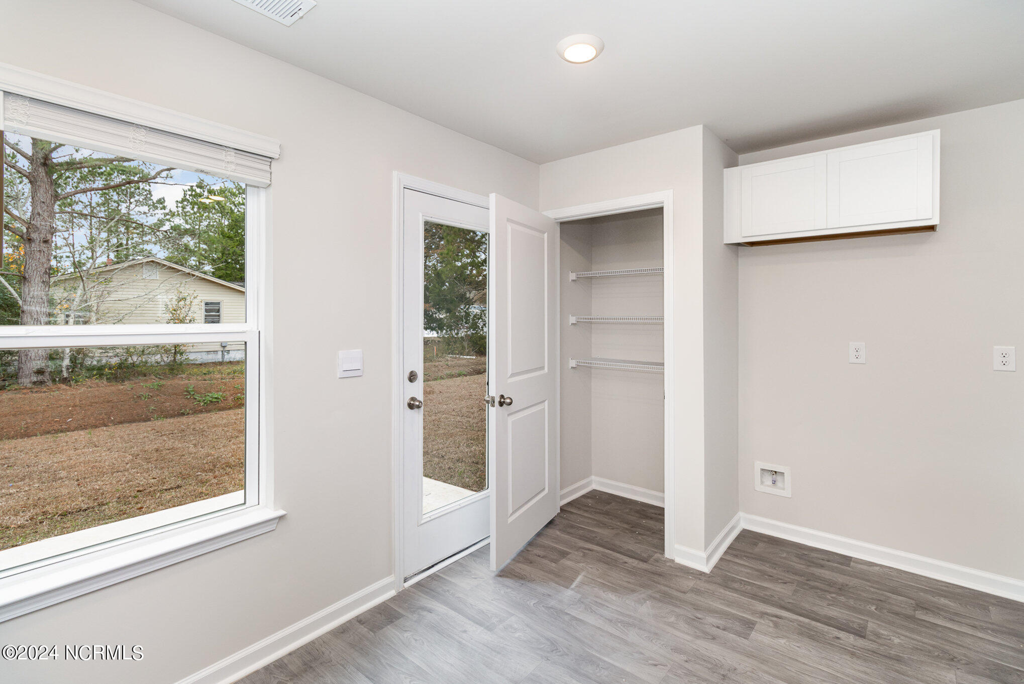 100548926 | Photo 17