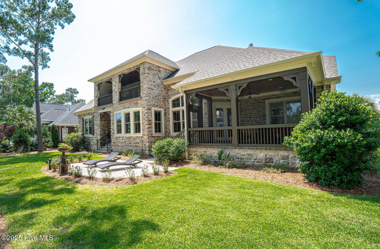 100514685 | Photo 71