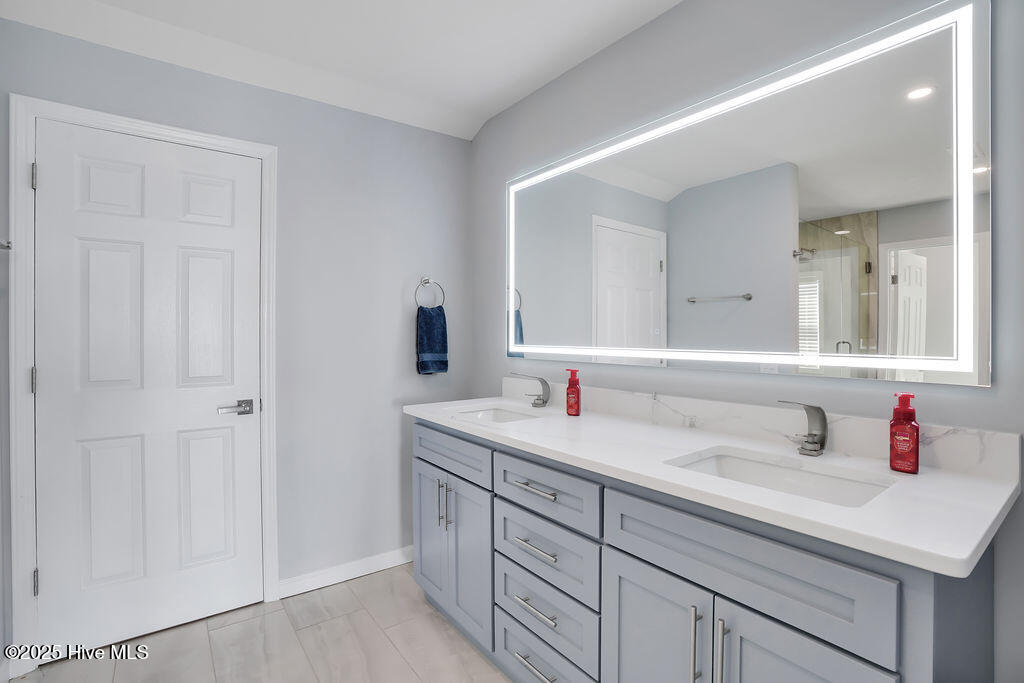 100531154 | Photo 21