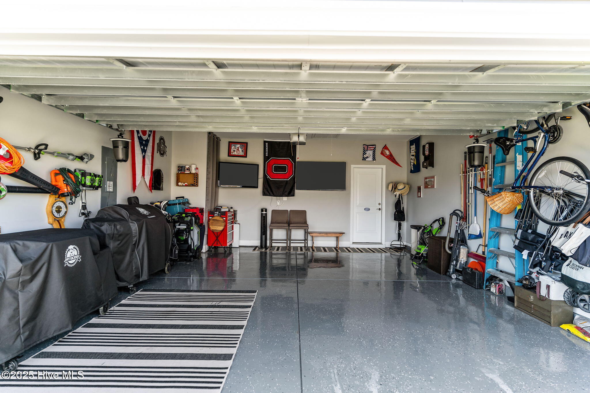 100531839 | Photo 49