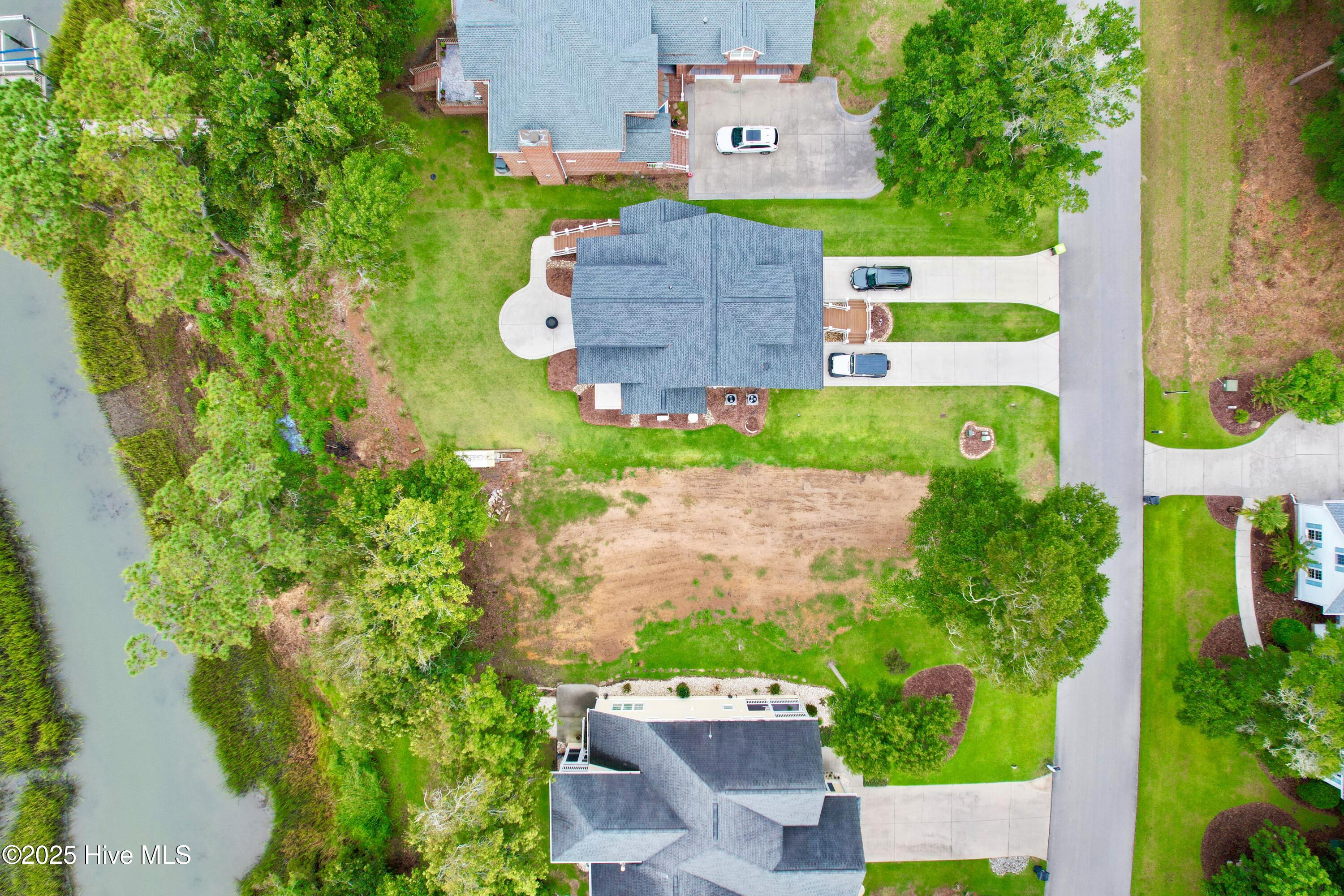 100523698 | Photo 19