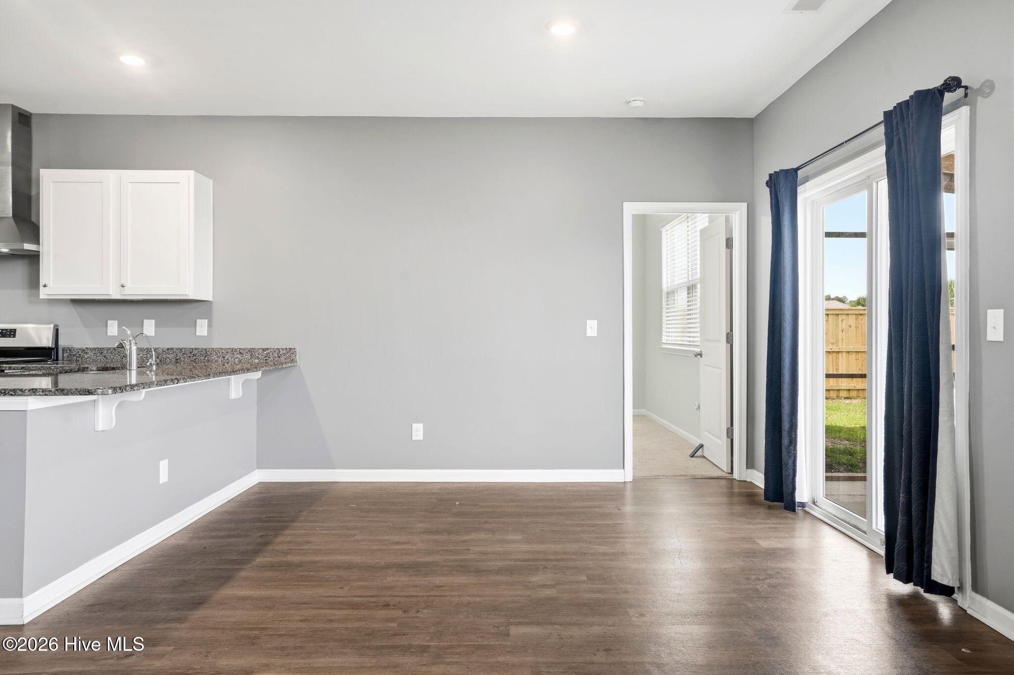 100562900 | Photo 15