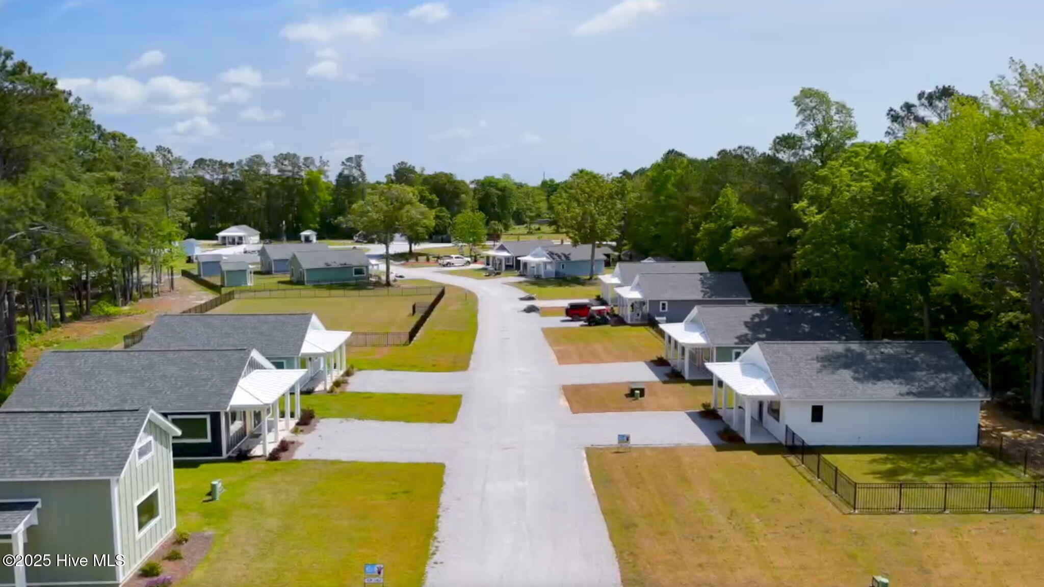 100535185 | Photo 32