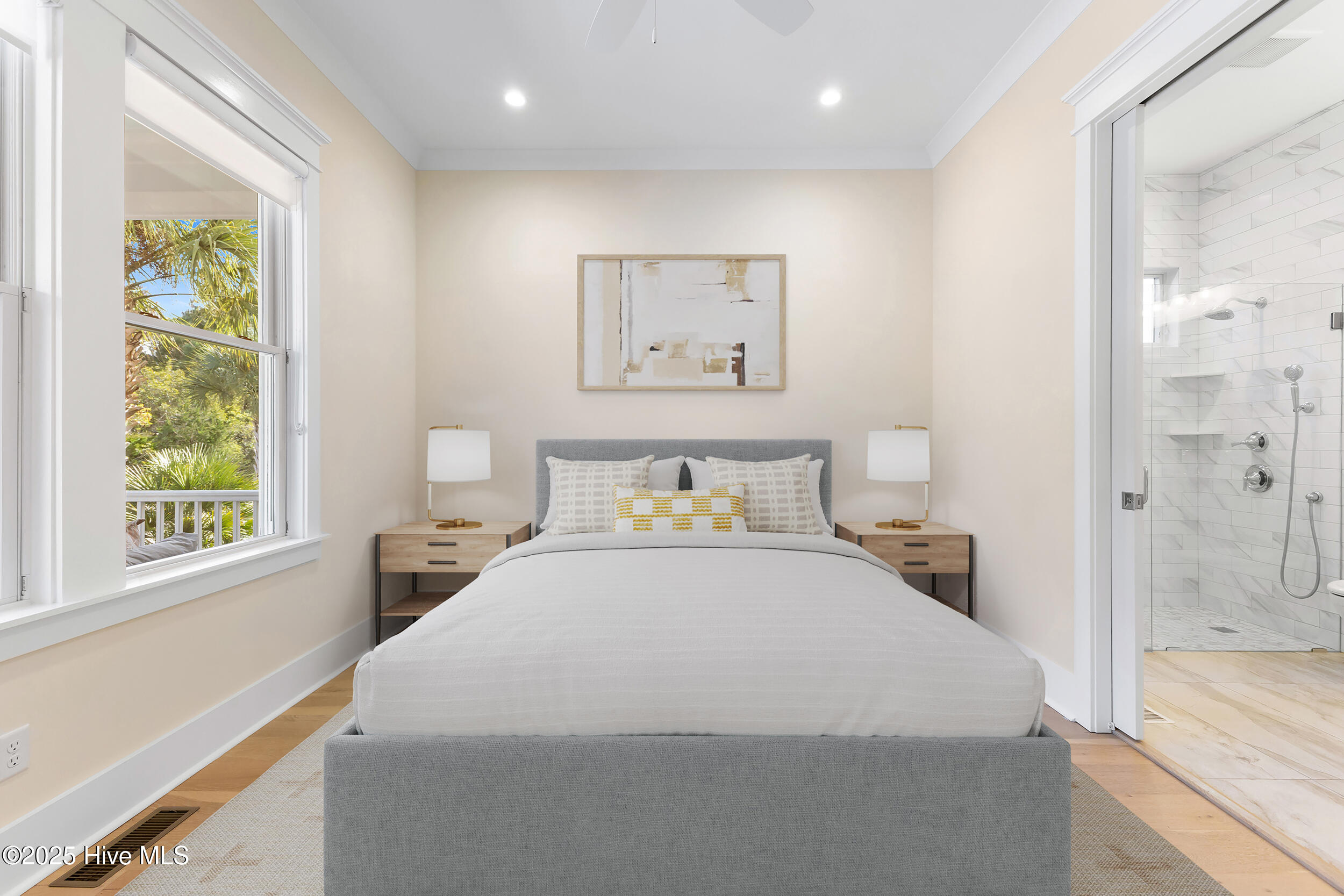 100535952 | Photo 15