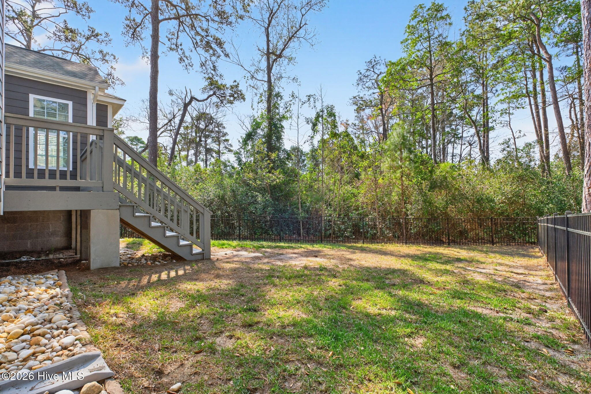 100563252 | Photo 46