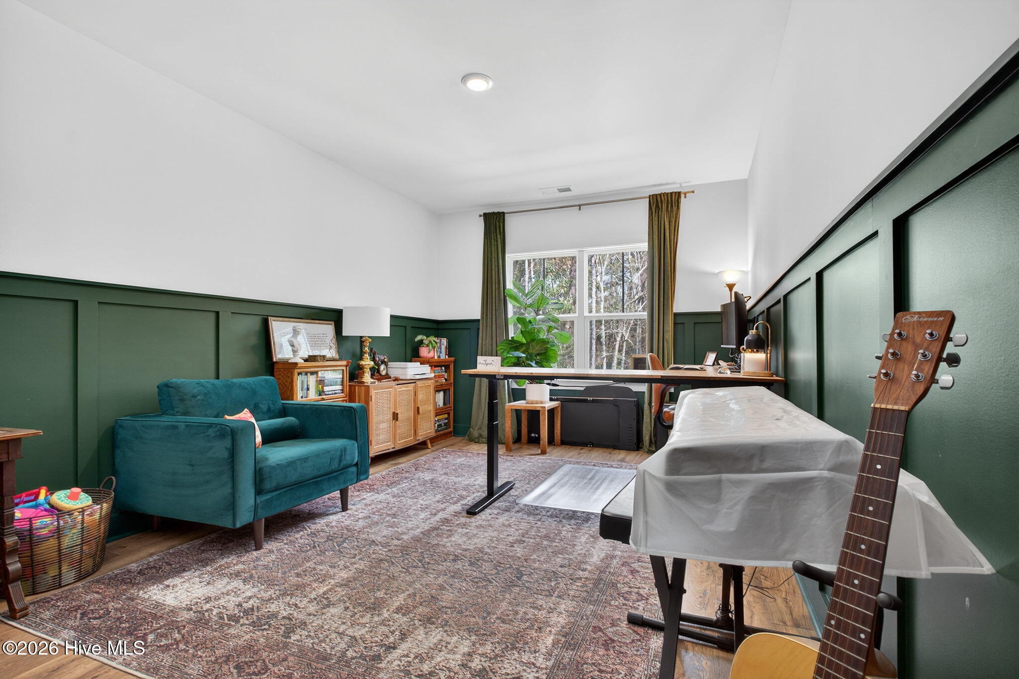 100559815 | Photo 42