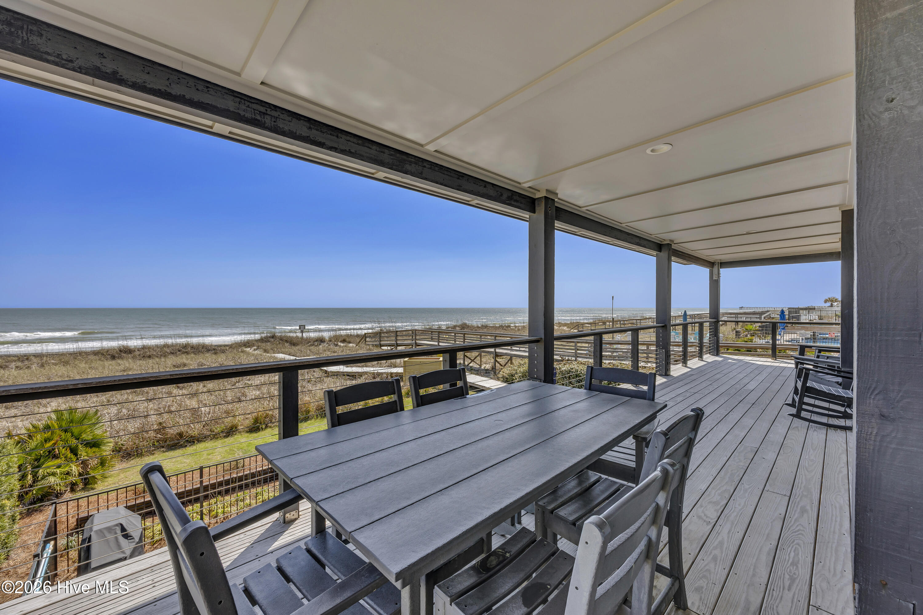 100565280 | Photo 42