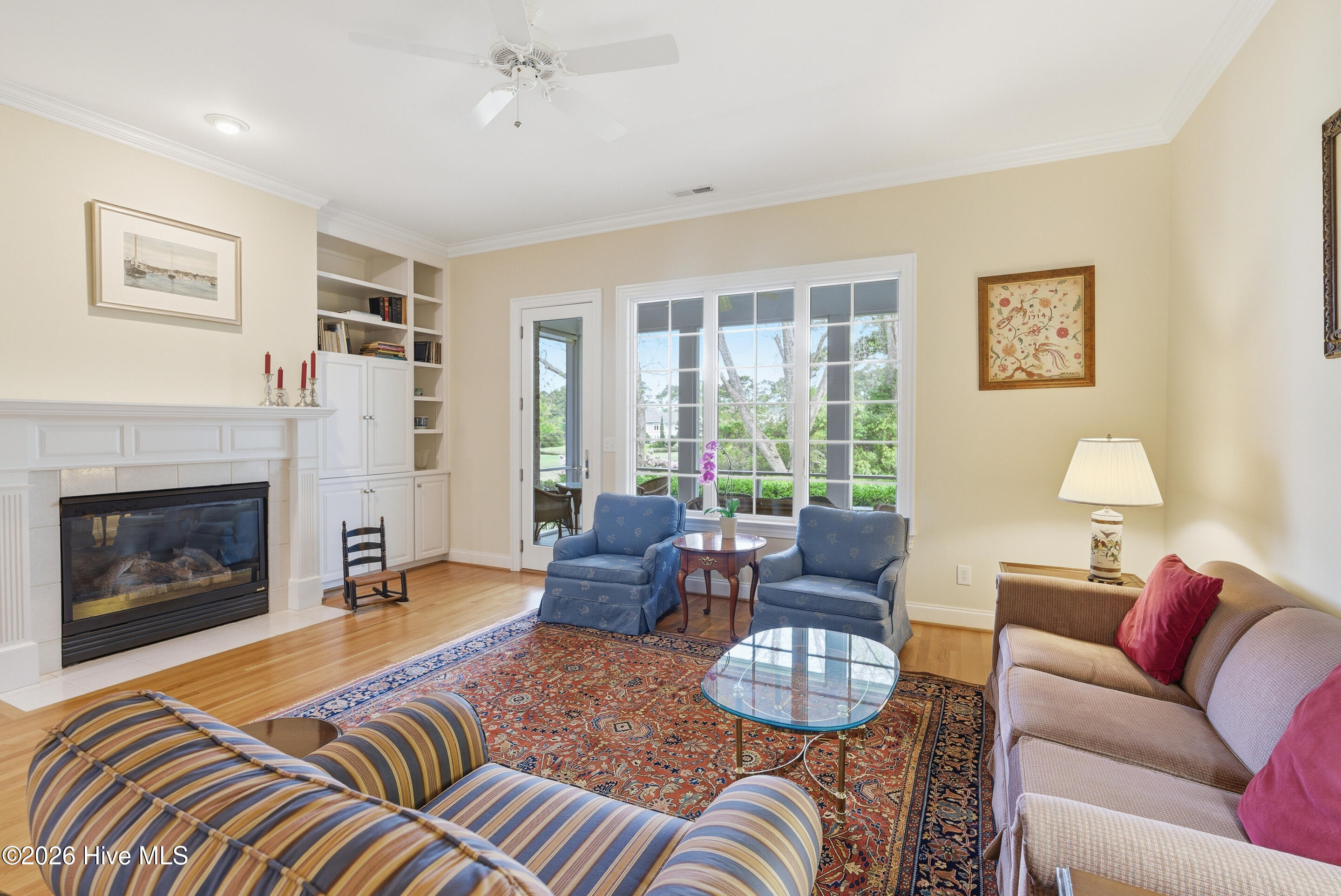 100568595 | Photo 12