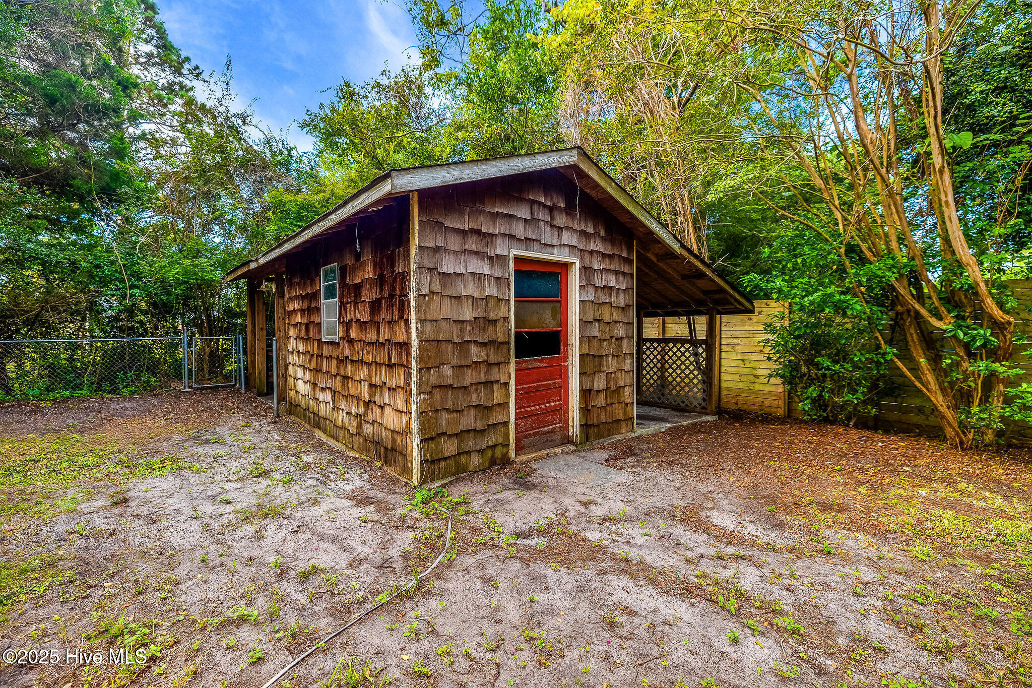 100529892 | Photo 43