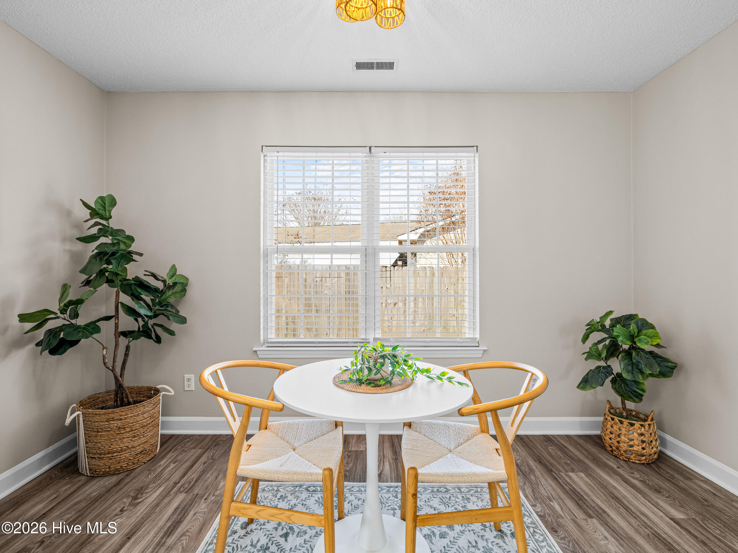 100554469 | Photo 17