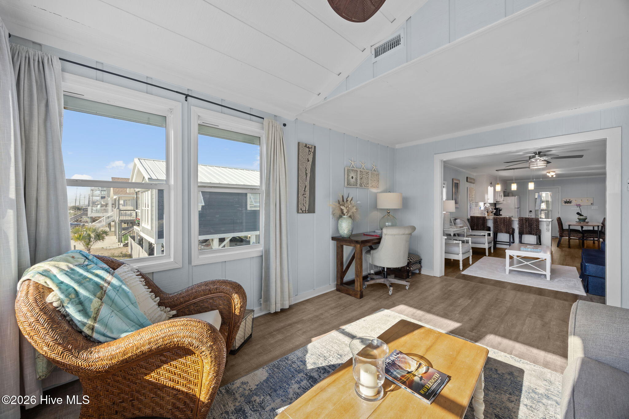 100549988 | Photo 12